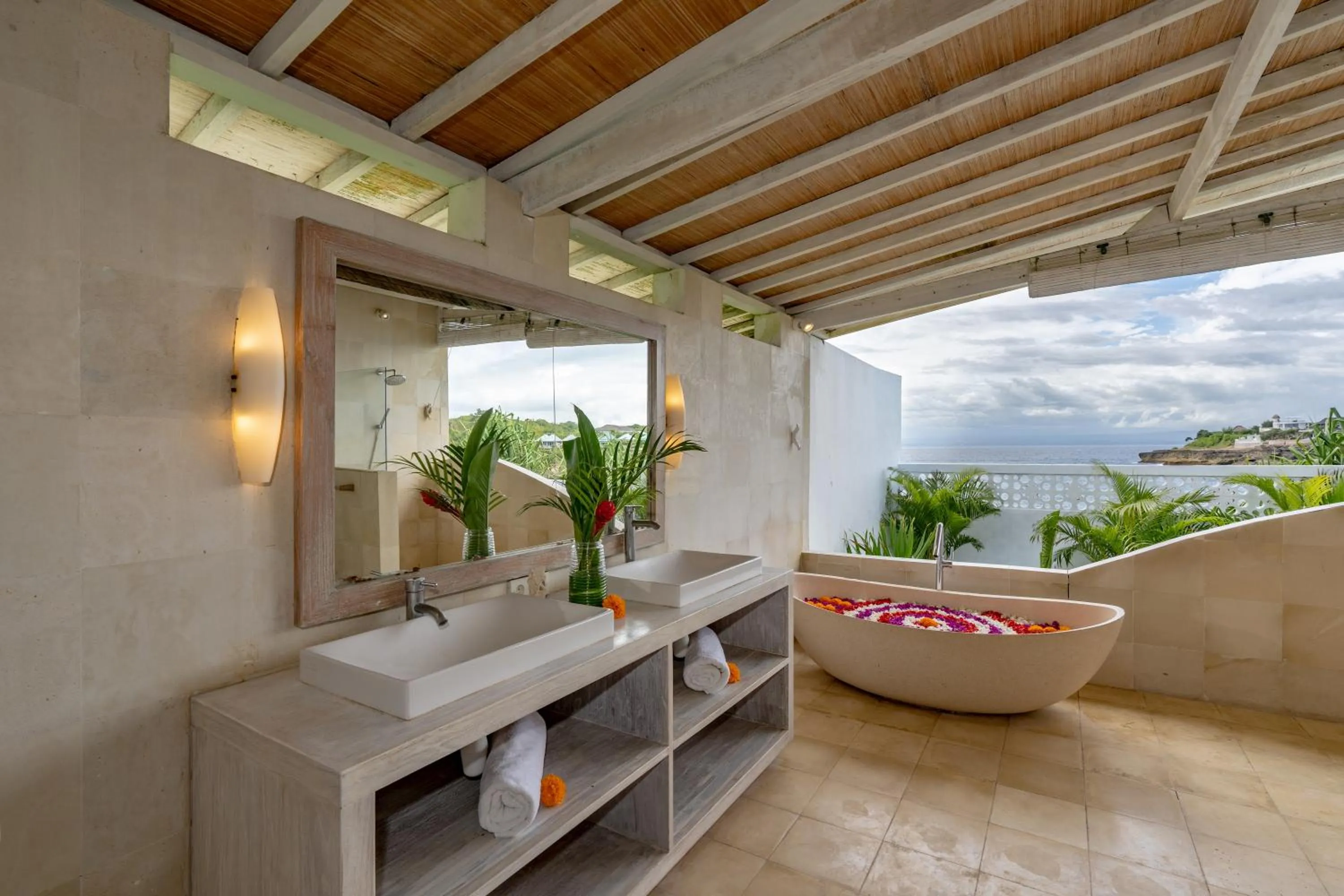 Bathroom in Casa del Mar