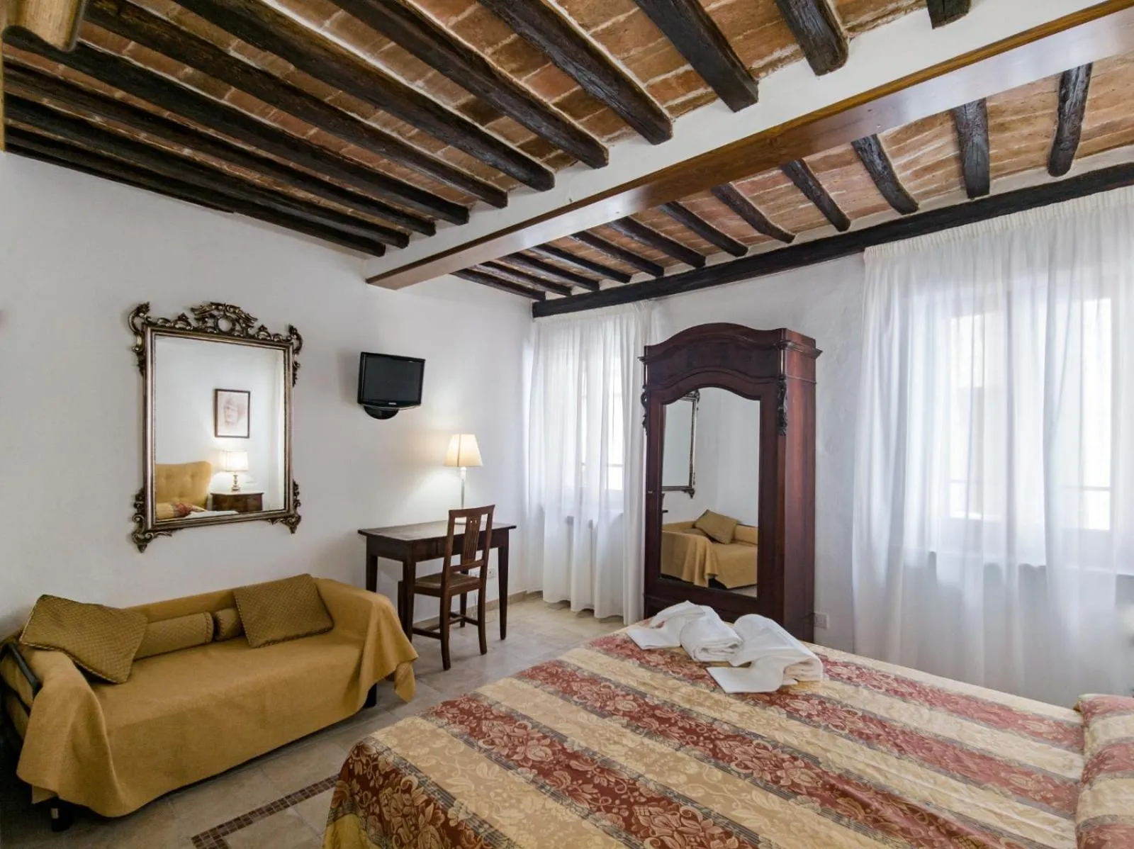 Bed in B&B Siena In Centro - Diffuso