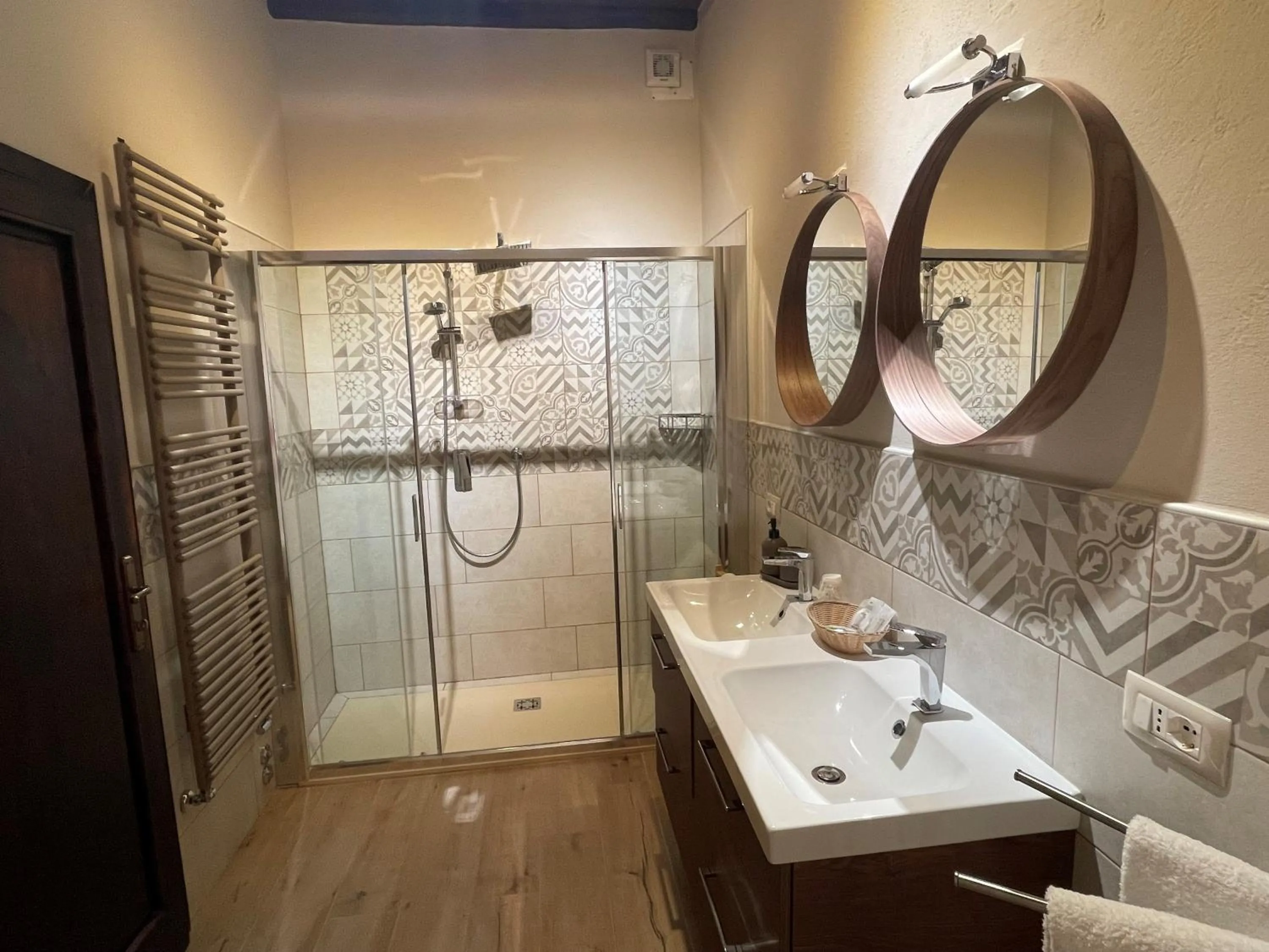 Shower in Villa Rigacci