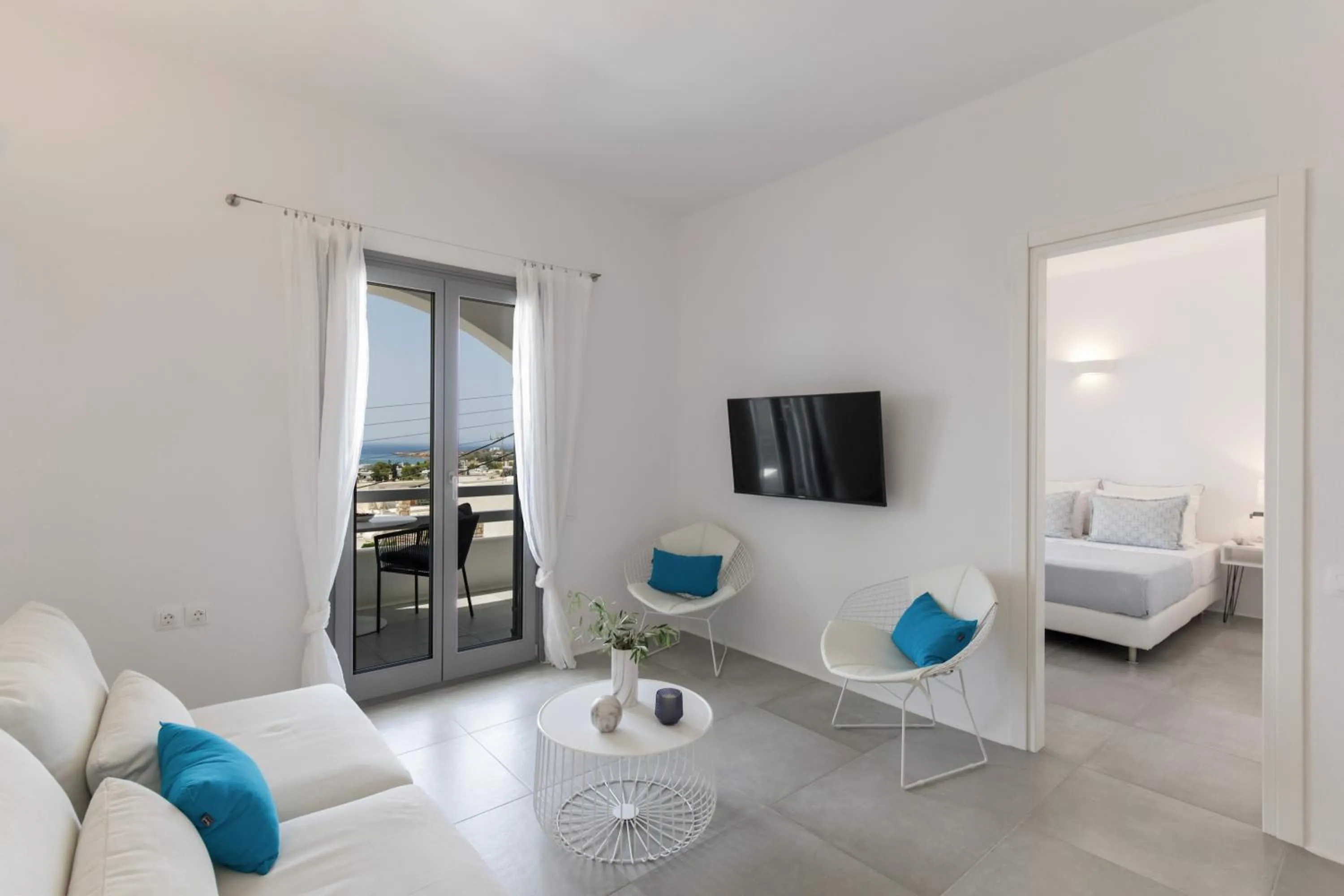 TV and multimedia in Alexander Suites