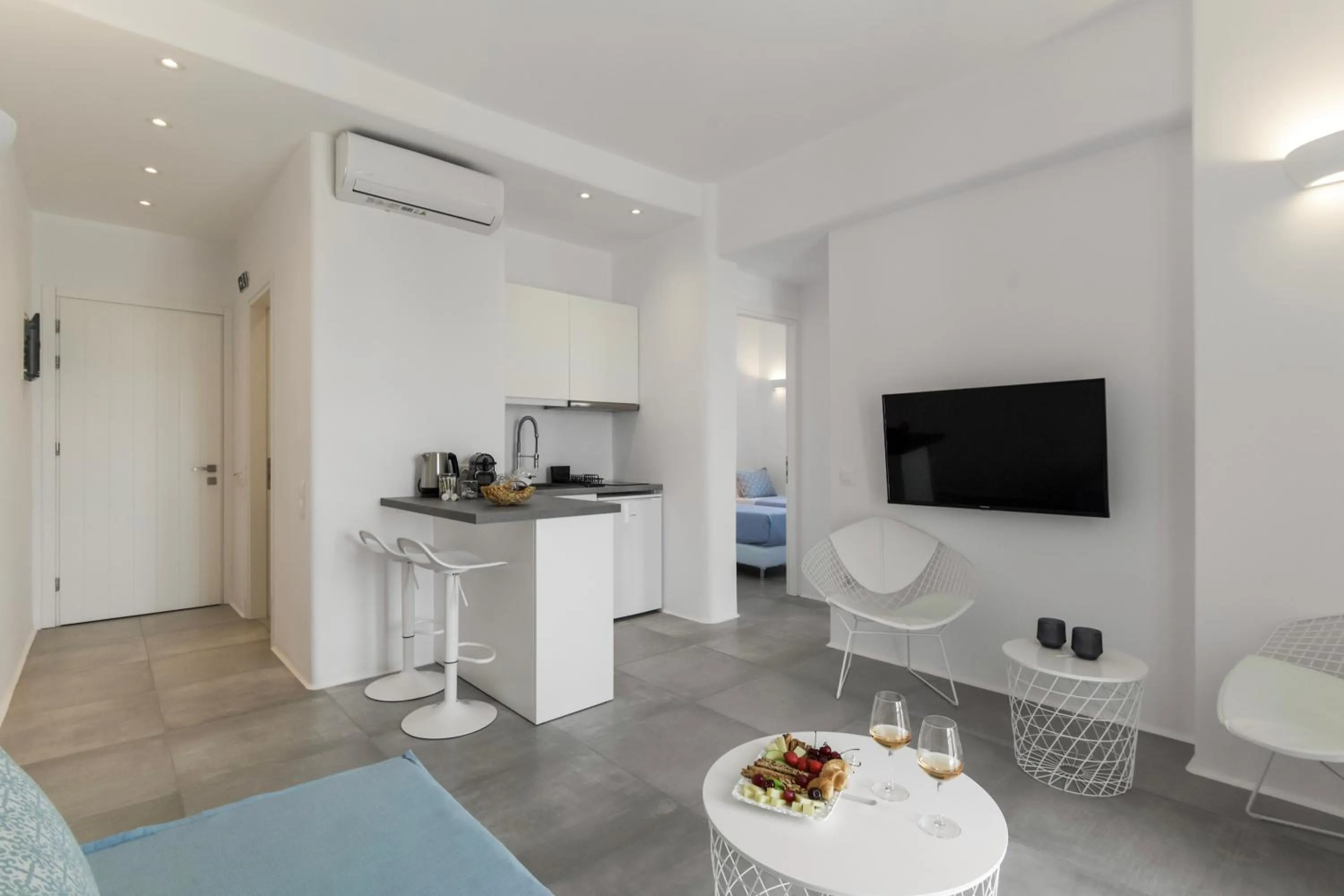 TV and multimedia in Alexander Suites