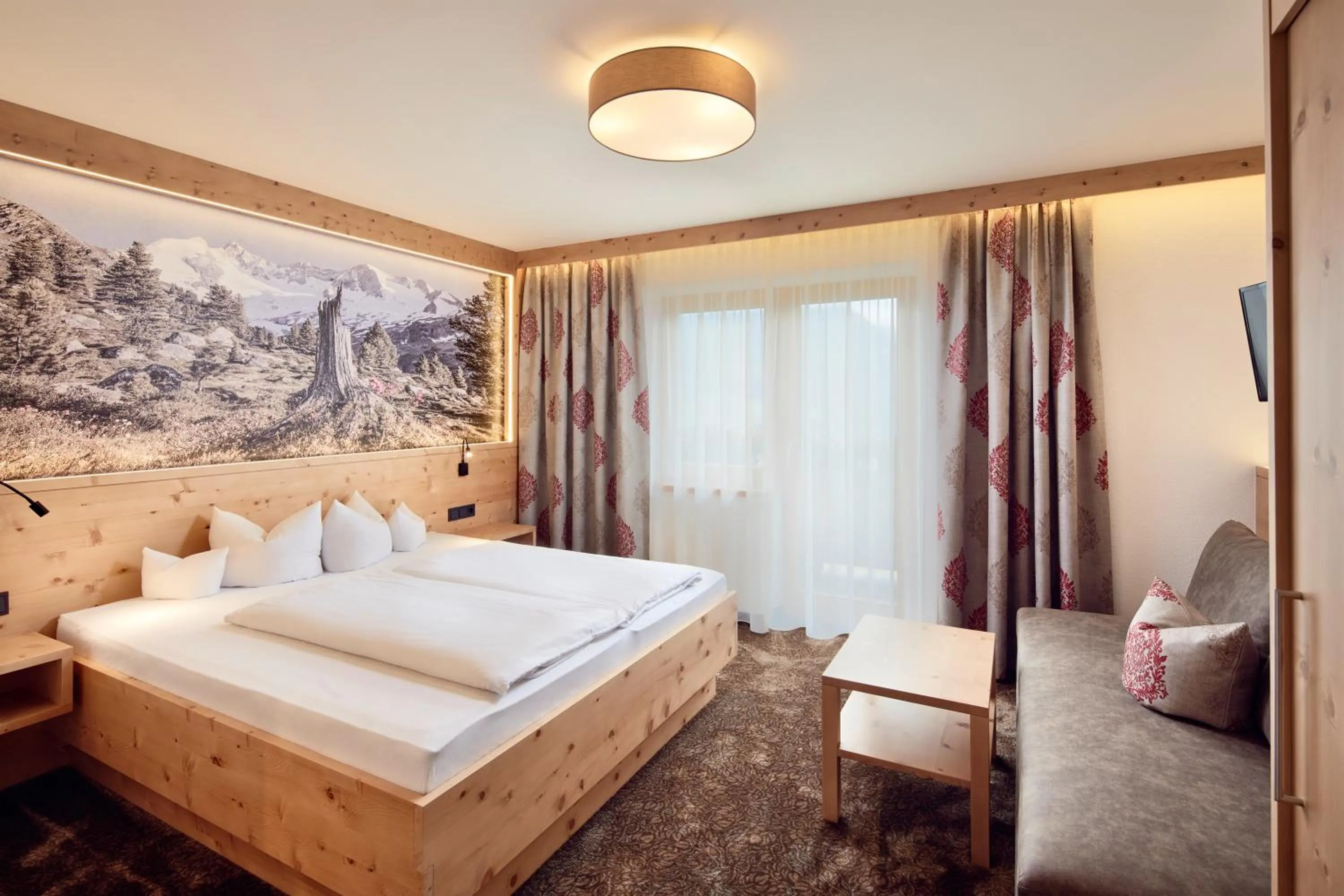 Photo of the whole room, Bed in Hotel Gasthof Abelhof