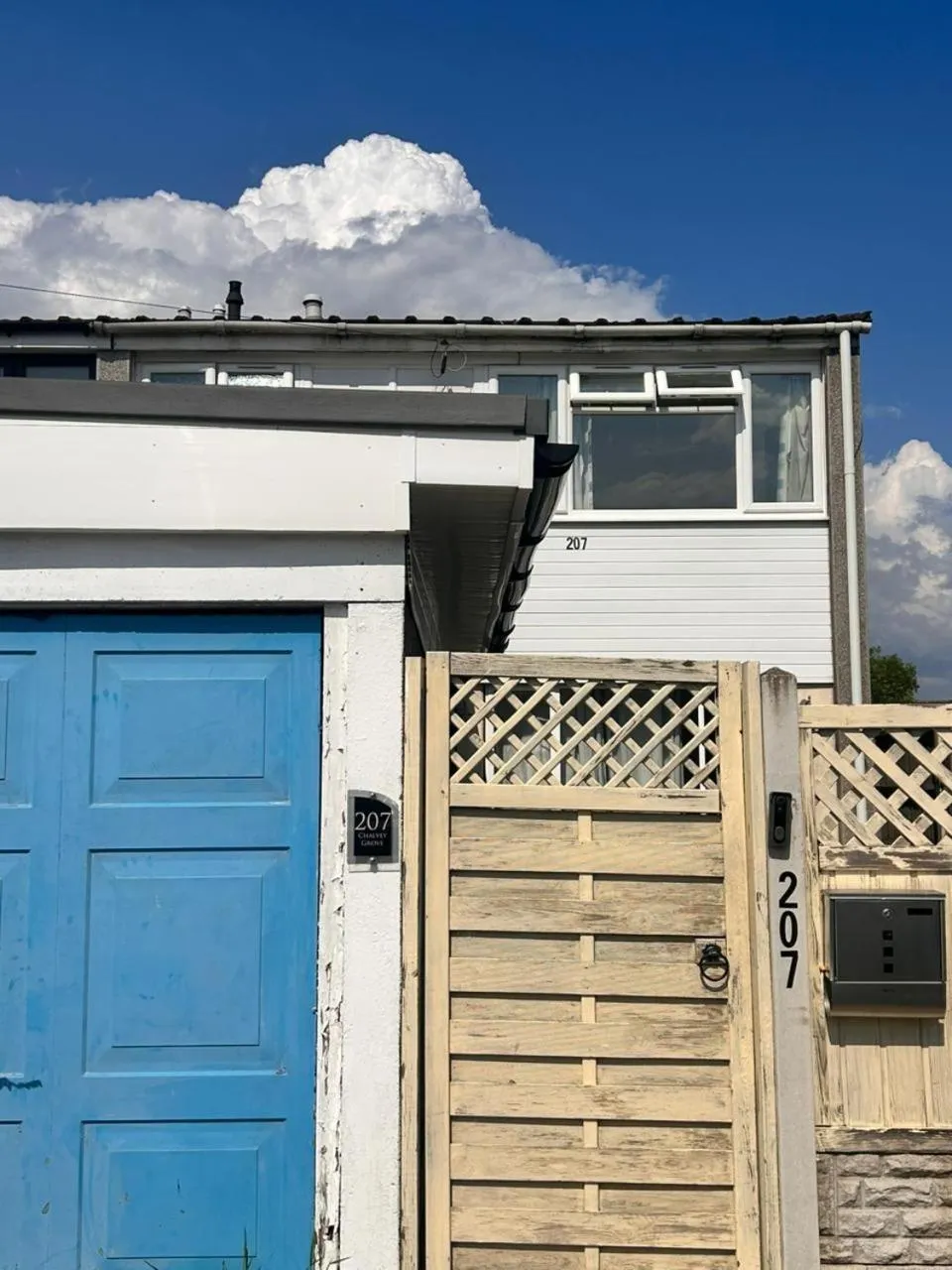 Facade/entrance in SnoozeDen Chalvey - Free Parking, Near M4 J6