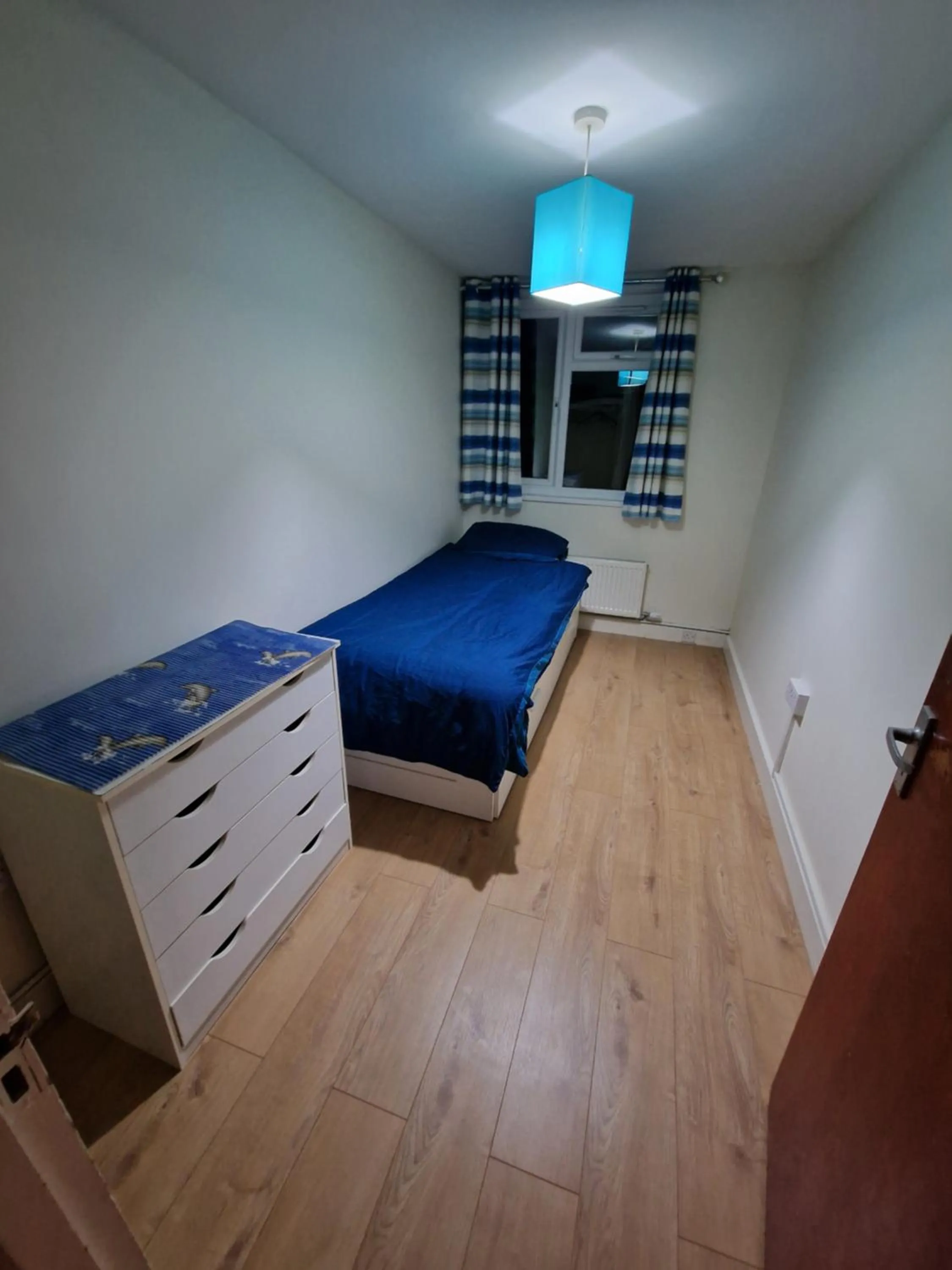 Bedroom, Bed in SnoozeDen Chalvey - Free Parking, Near M4 J6