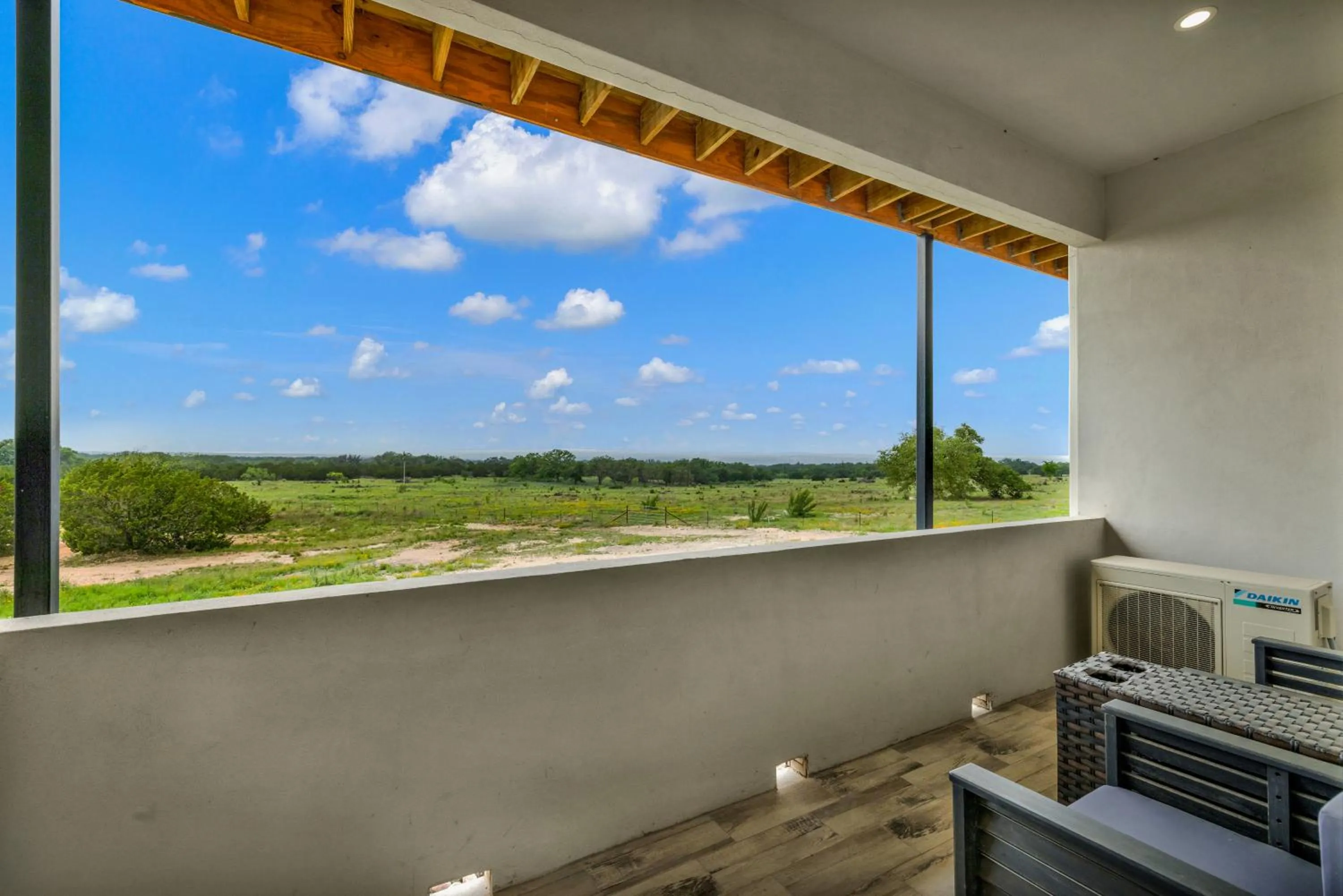 Balcony/Terrace in The Bentley Hotel on 290