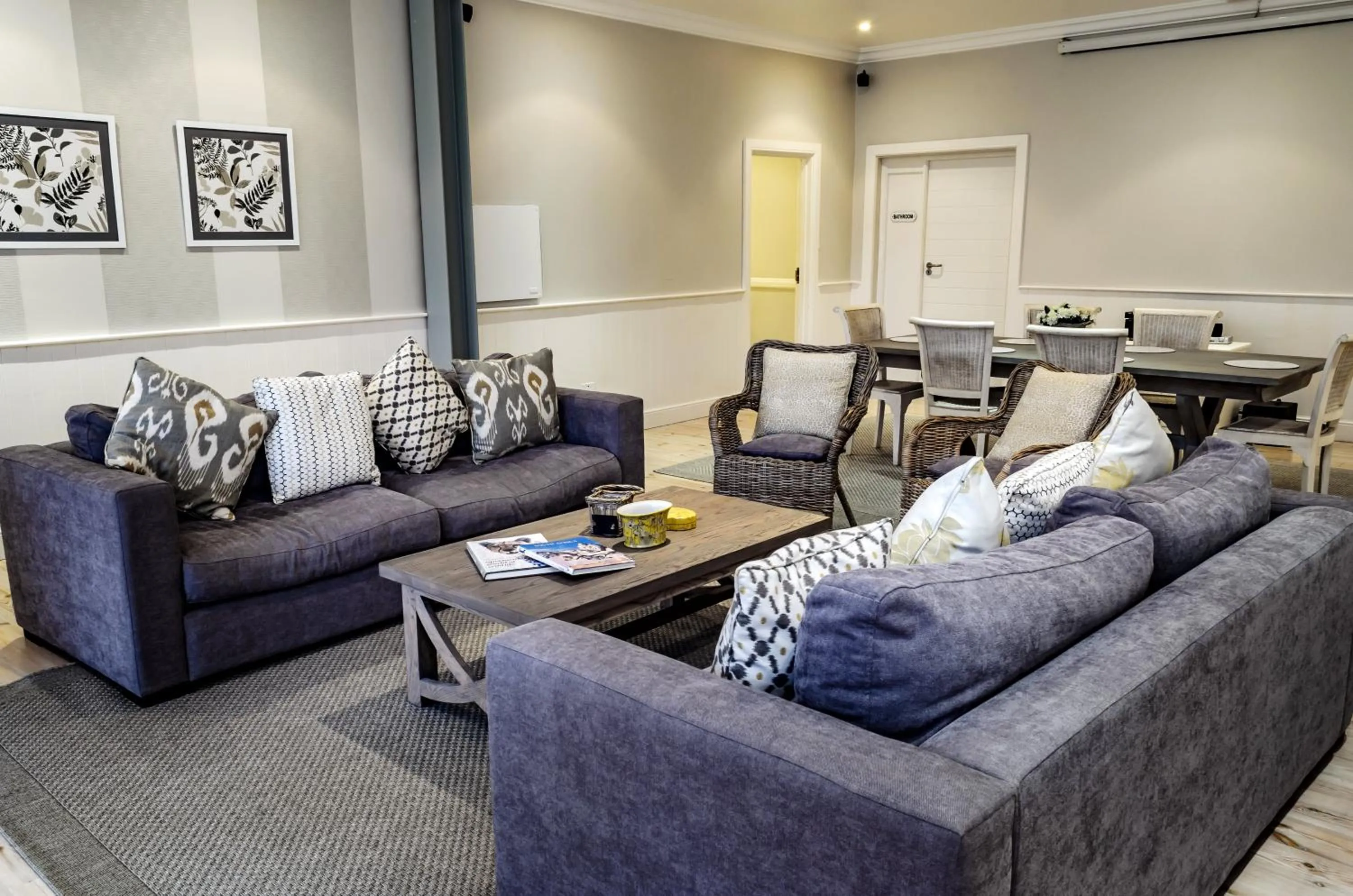 Living room in First Avenue Guesthouse