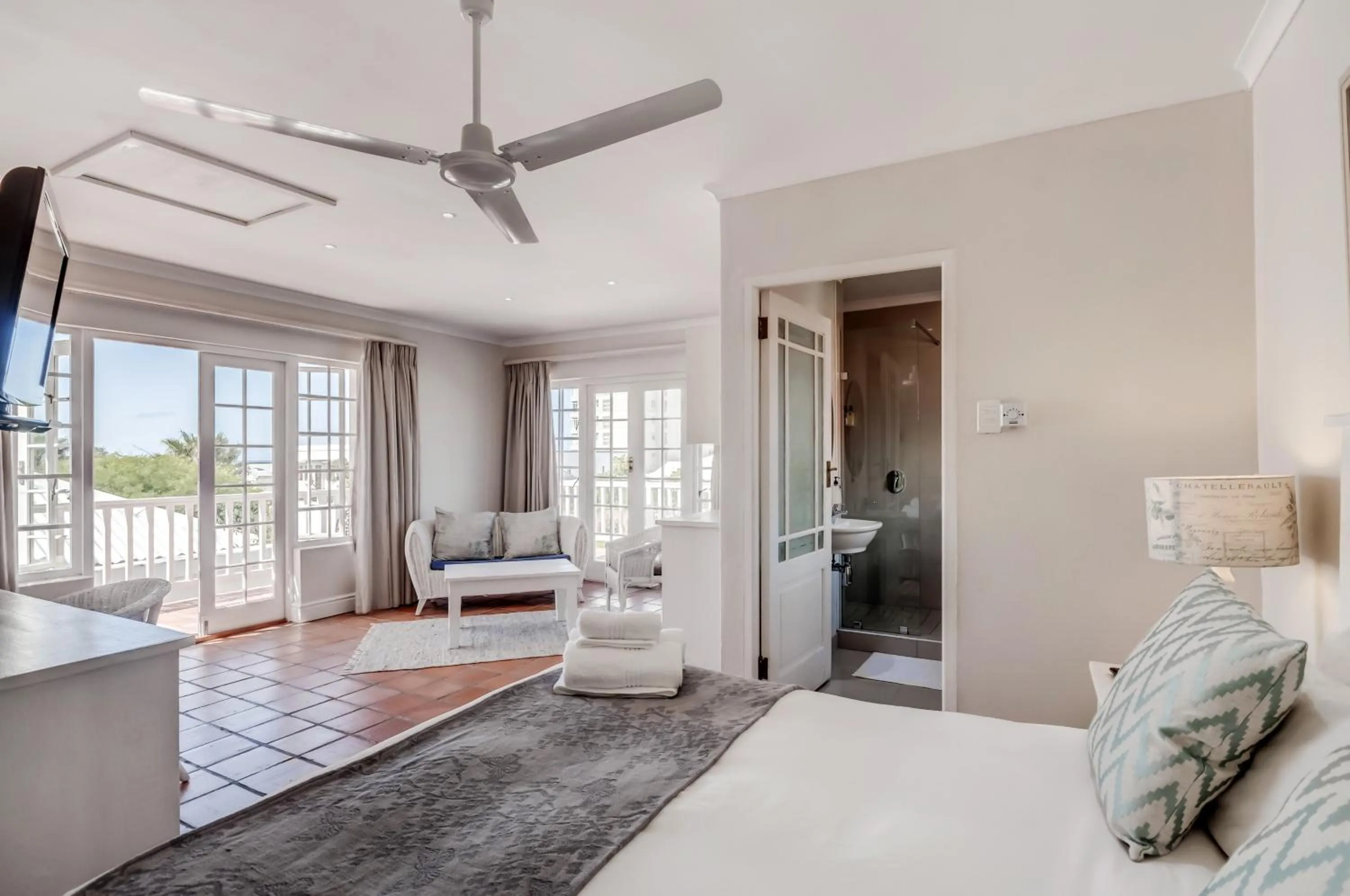 Bed in First Avenue Guesthouse