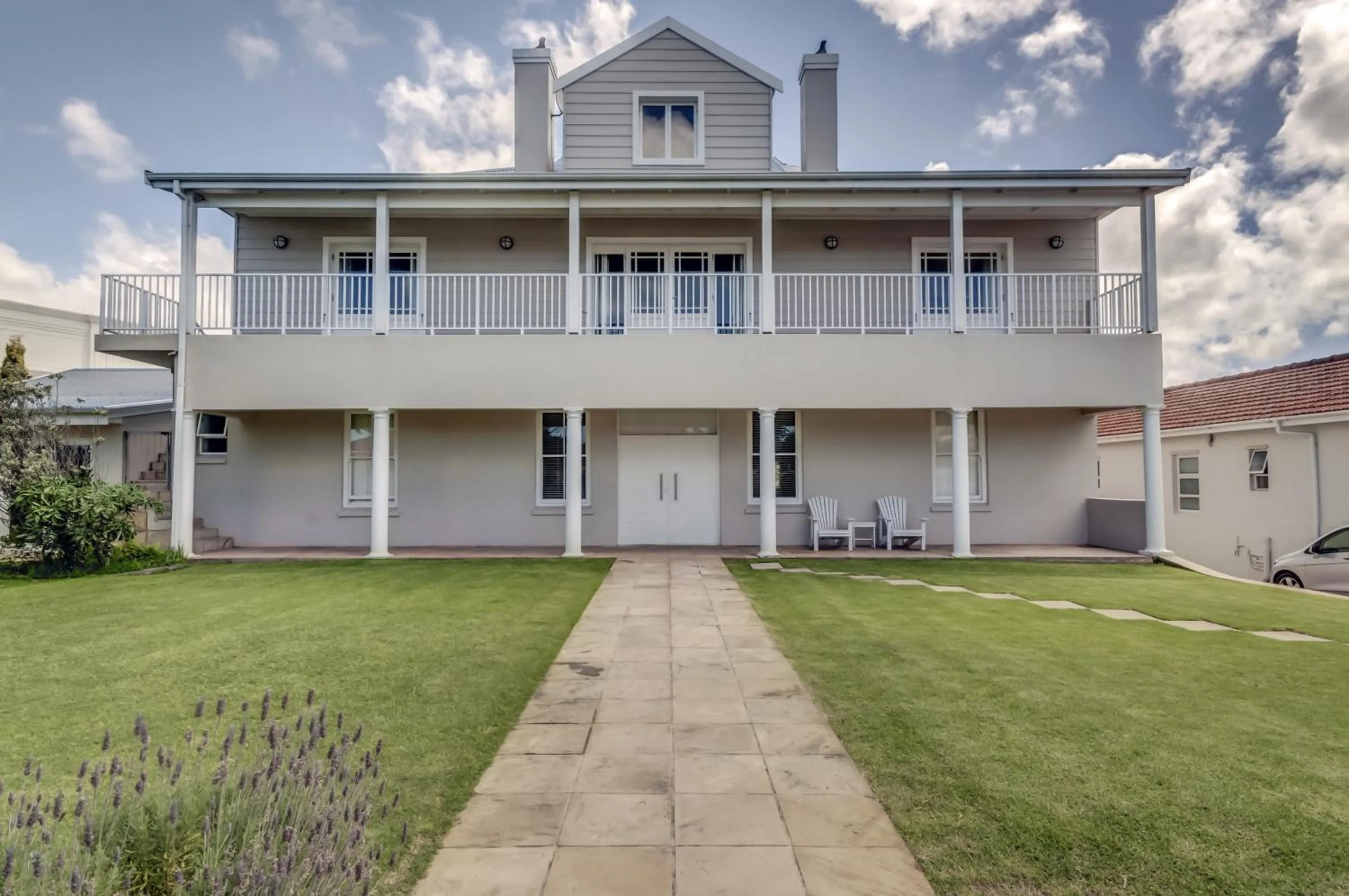 Facade/entrance in First Avenue Guesthouse