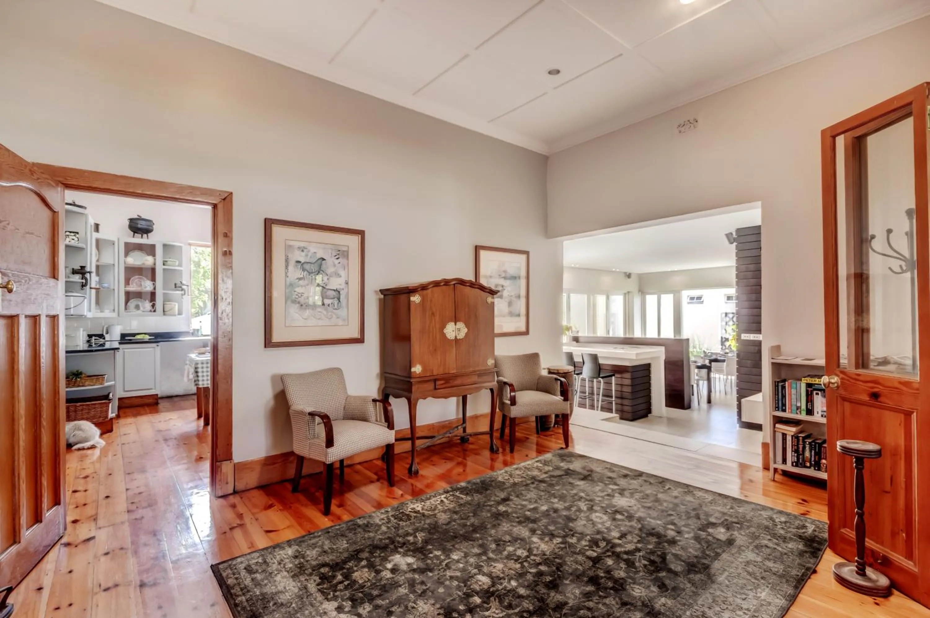 Lobby or reception in First Avenue Guesthouse