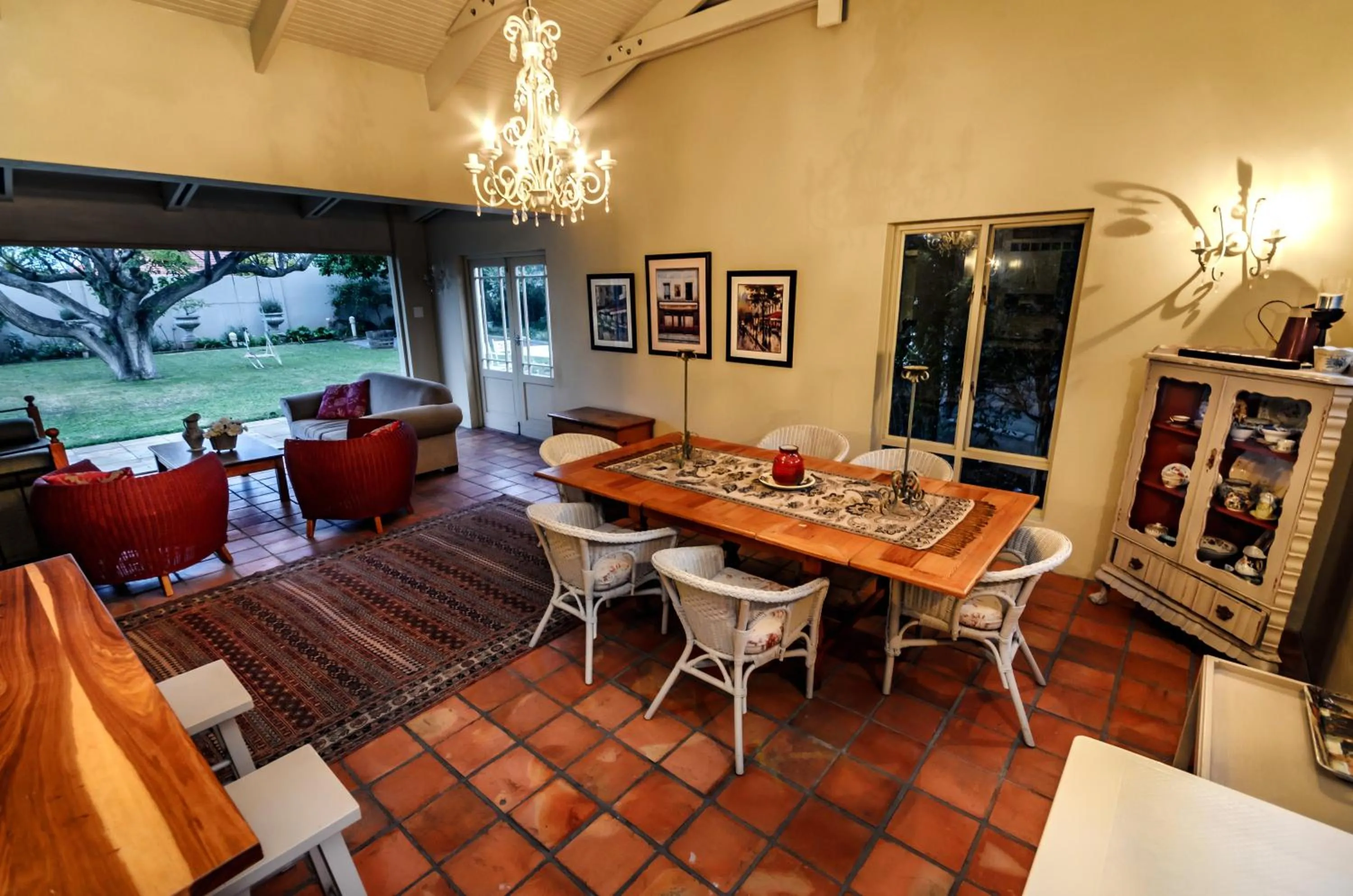 Dining area in First Avenue Guesthouse