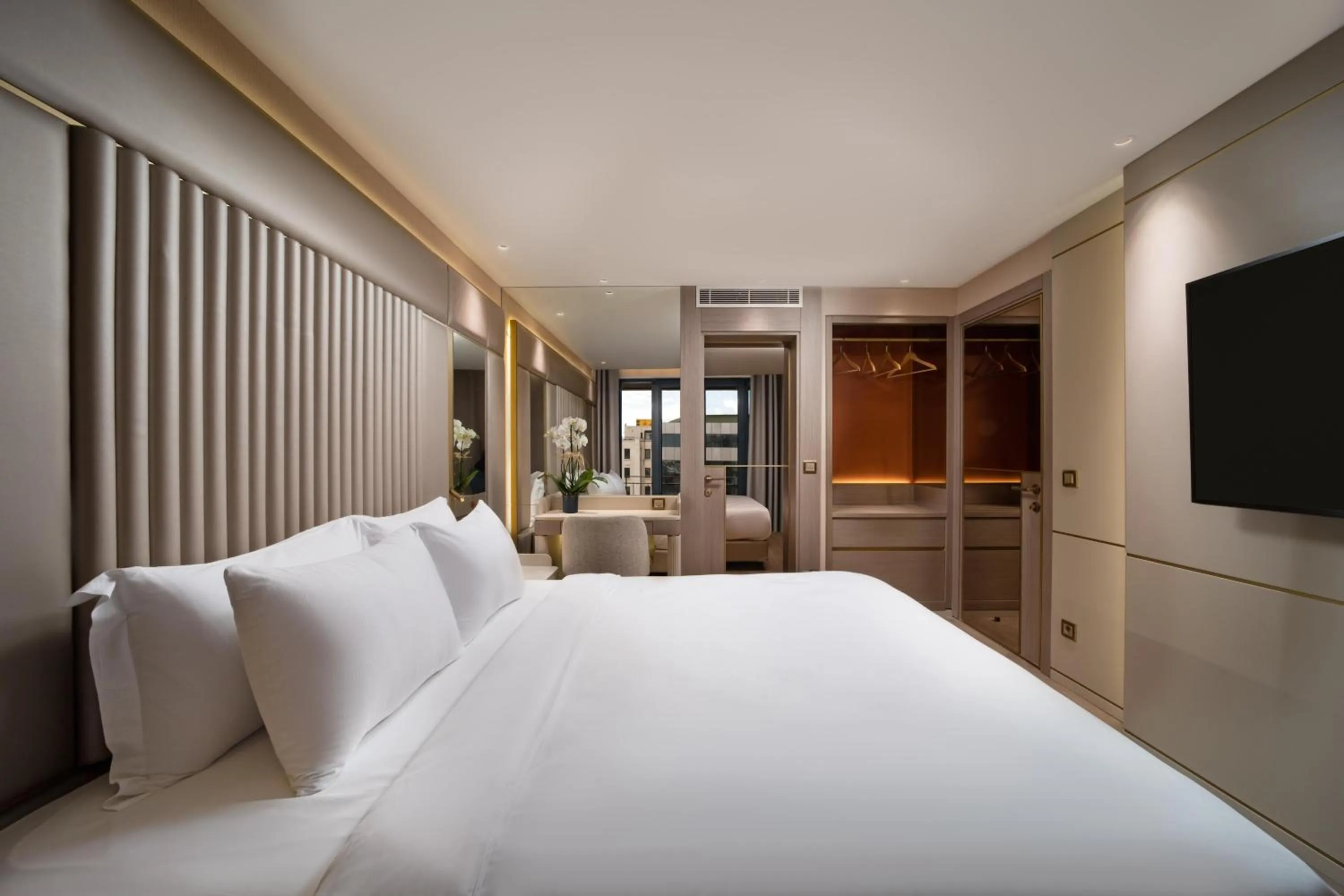 Photo of the whole room, Bed in Bentley Hotel Bosphorus - Special Class