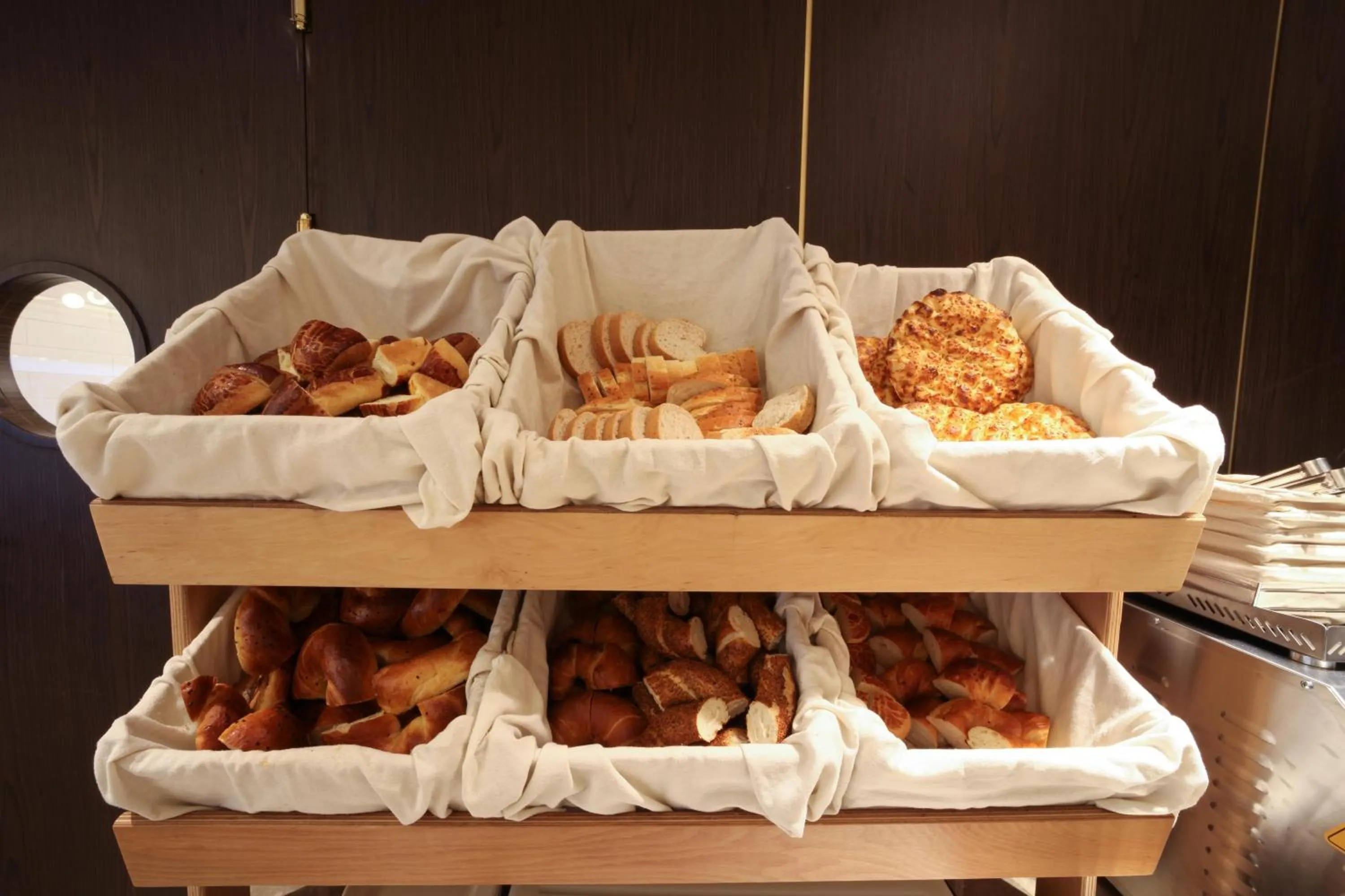 Restaurant/places to eat in Bentley Hotel Bosphorus - Special Class