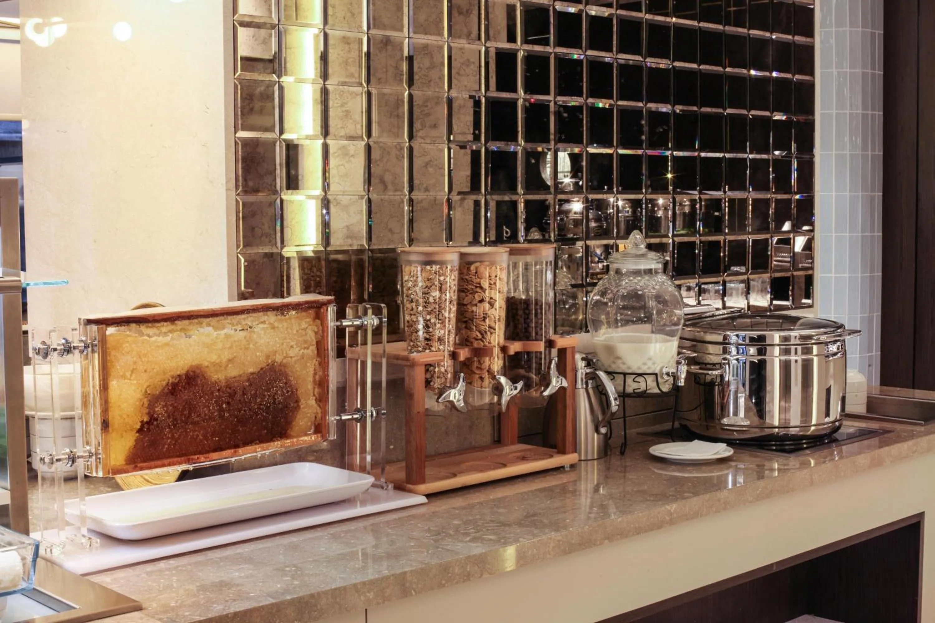 Restaurant/places to eat in Bentley Hotel Bosphorus - Special Class