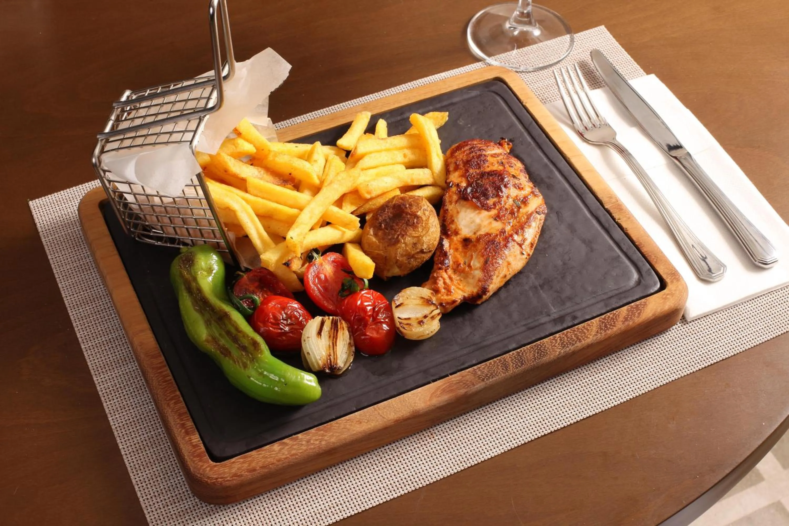 Restaurant/places to eat in Bentley Hotel Bosphorus - Special Class