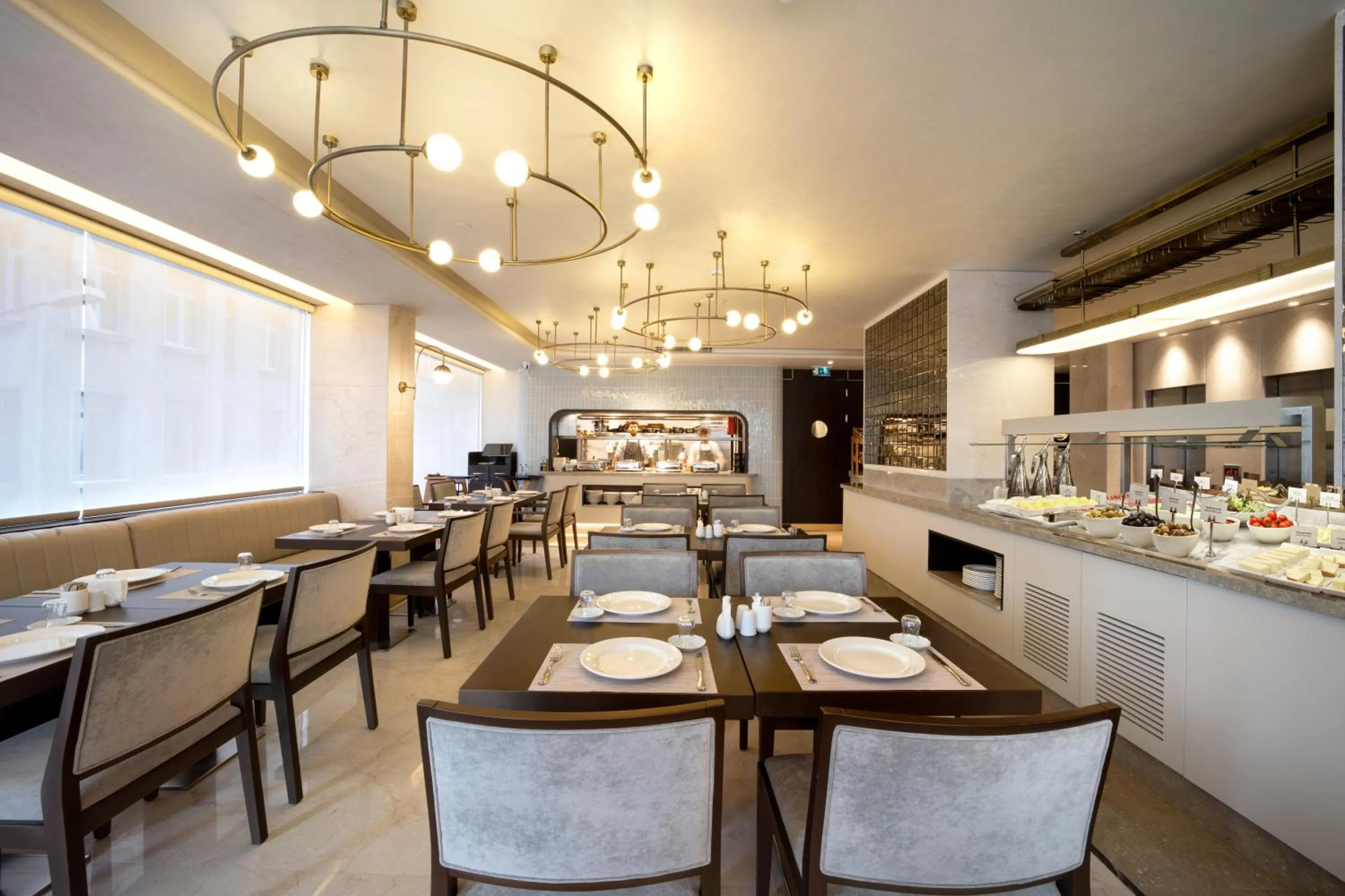 Restaurant/places to eat in Bentley Hotel Bosphorus - Special Class