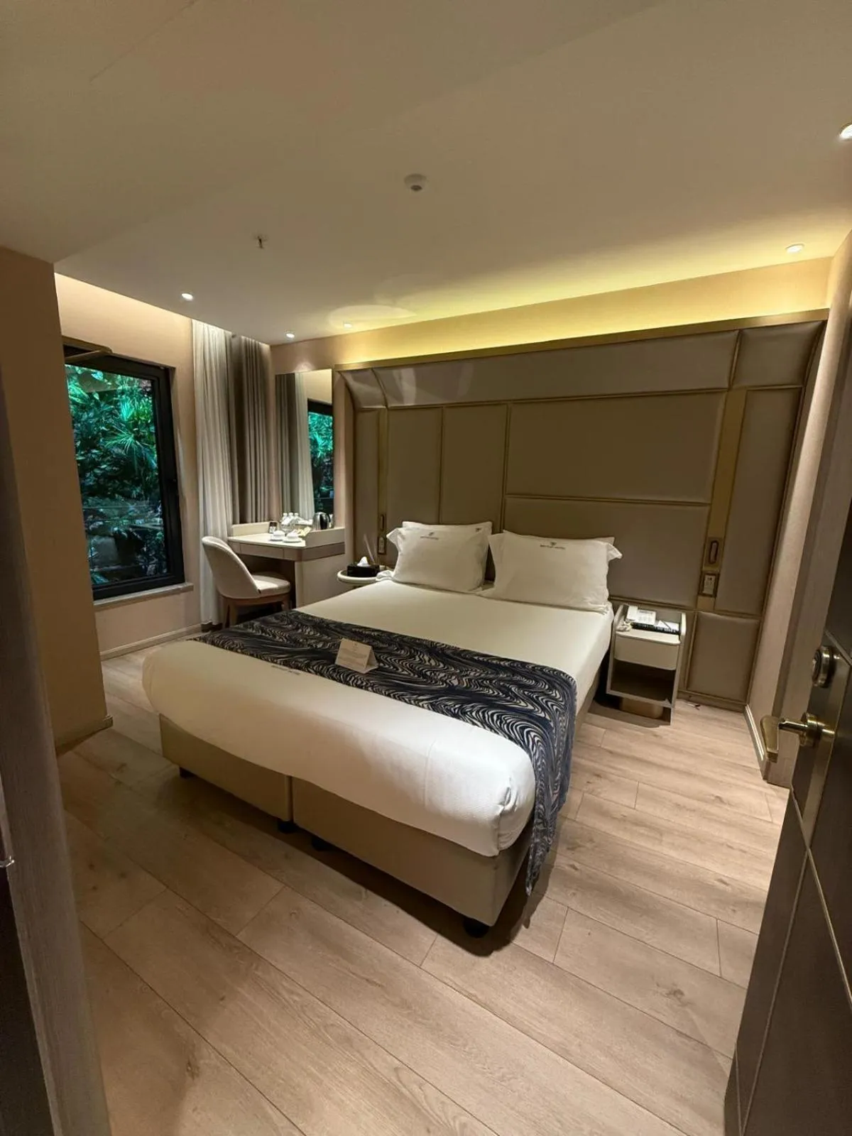 Bedroom, Bed in Bentley Hotel Bosphorus - Special Class