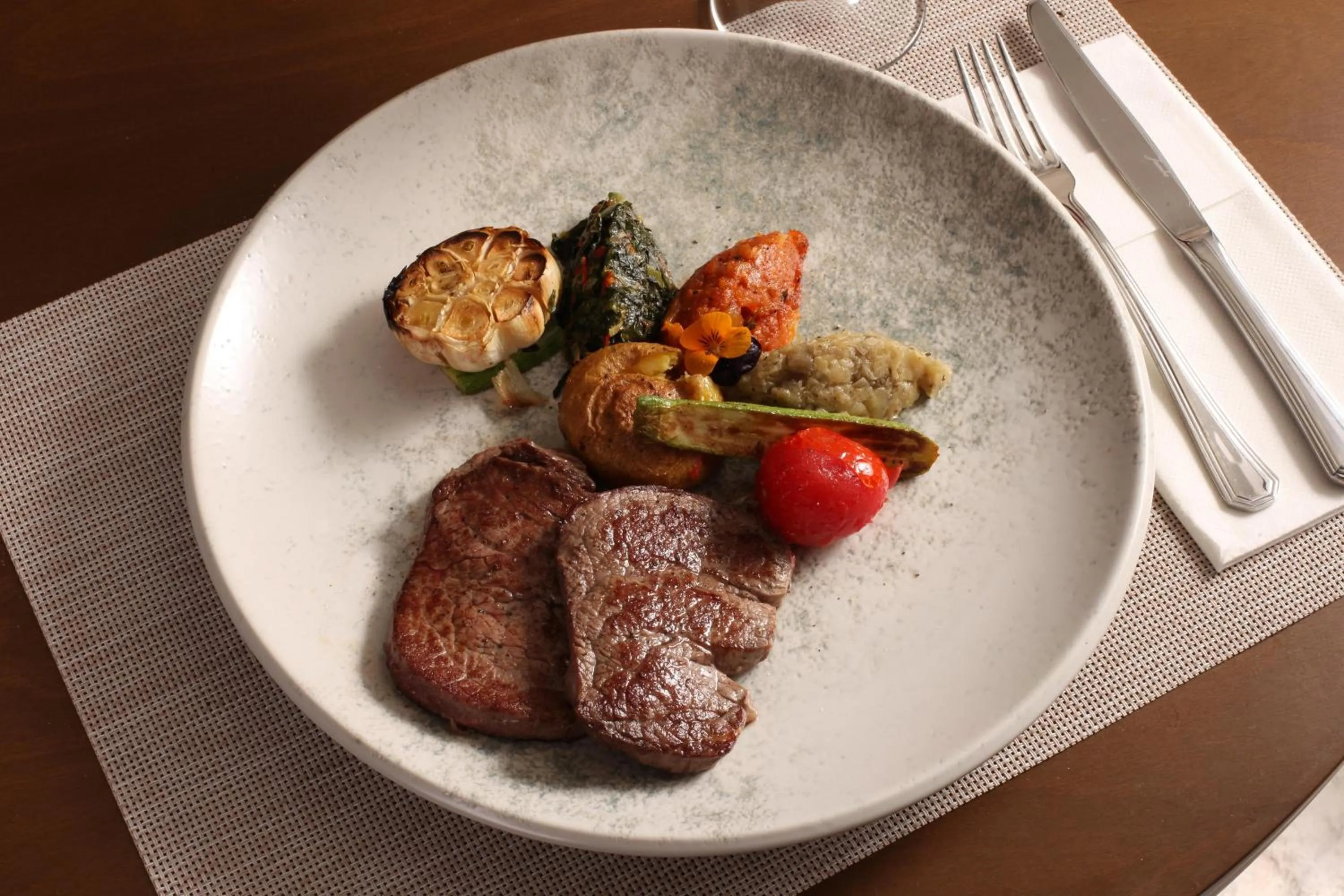 Restaurant/places to eat in Bentley Hotel Bosphorus - Special Class