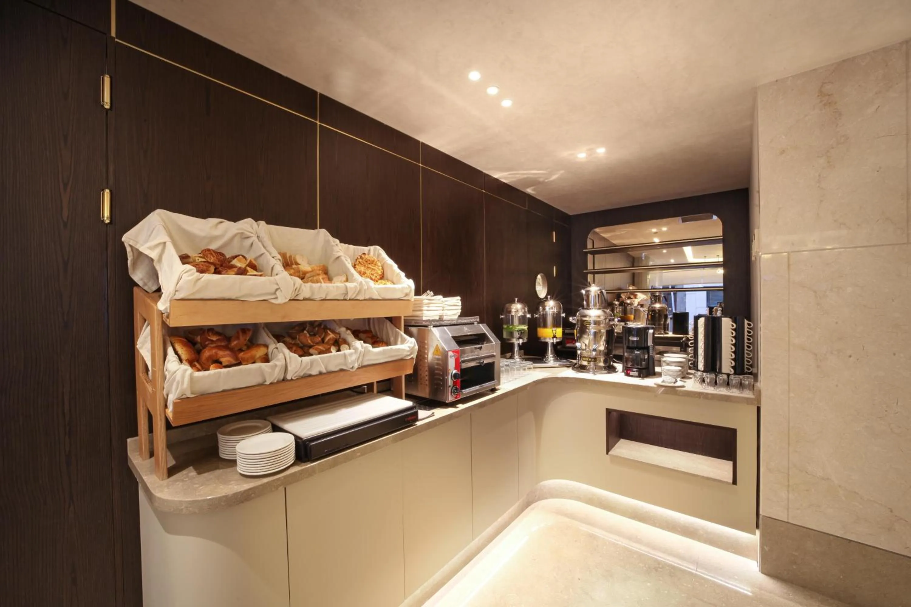 Restaurant/places to eat in Bentley Hotel Bosphorus - Special Class