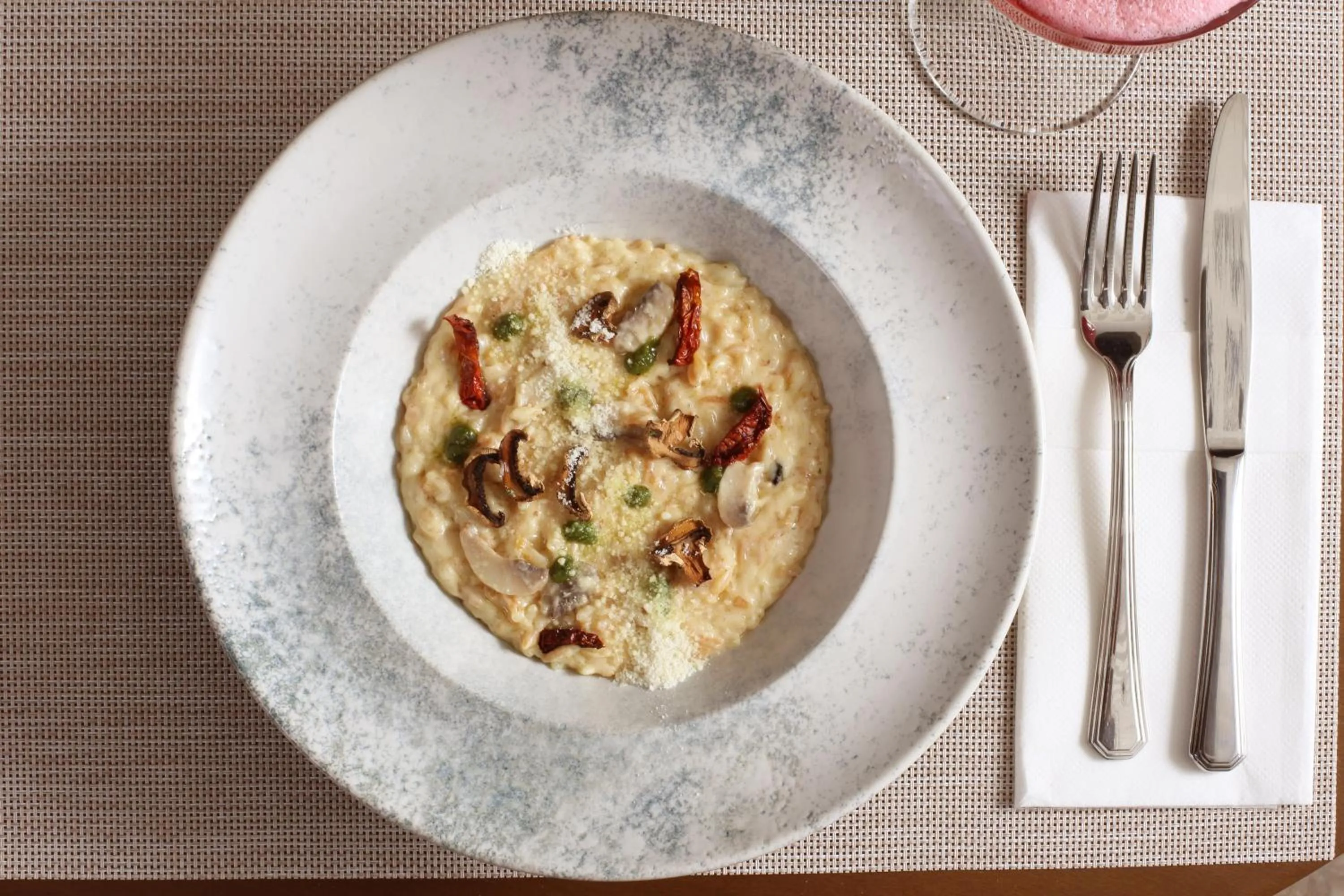 Restaurant/places to eat in Bentley Hotel Bosphorus - Special Class