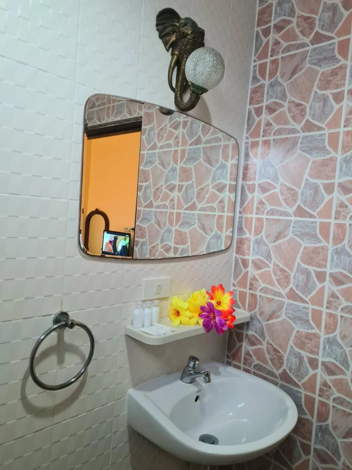 Bathroom in Happy Holidays Patong