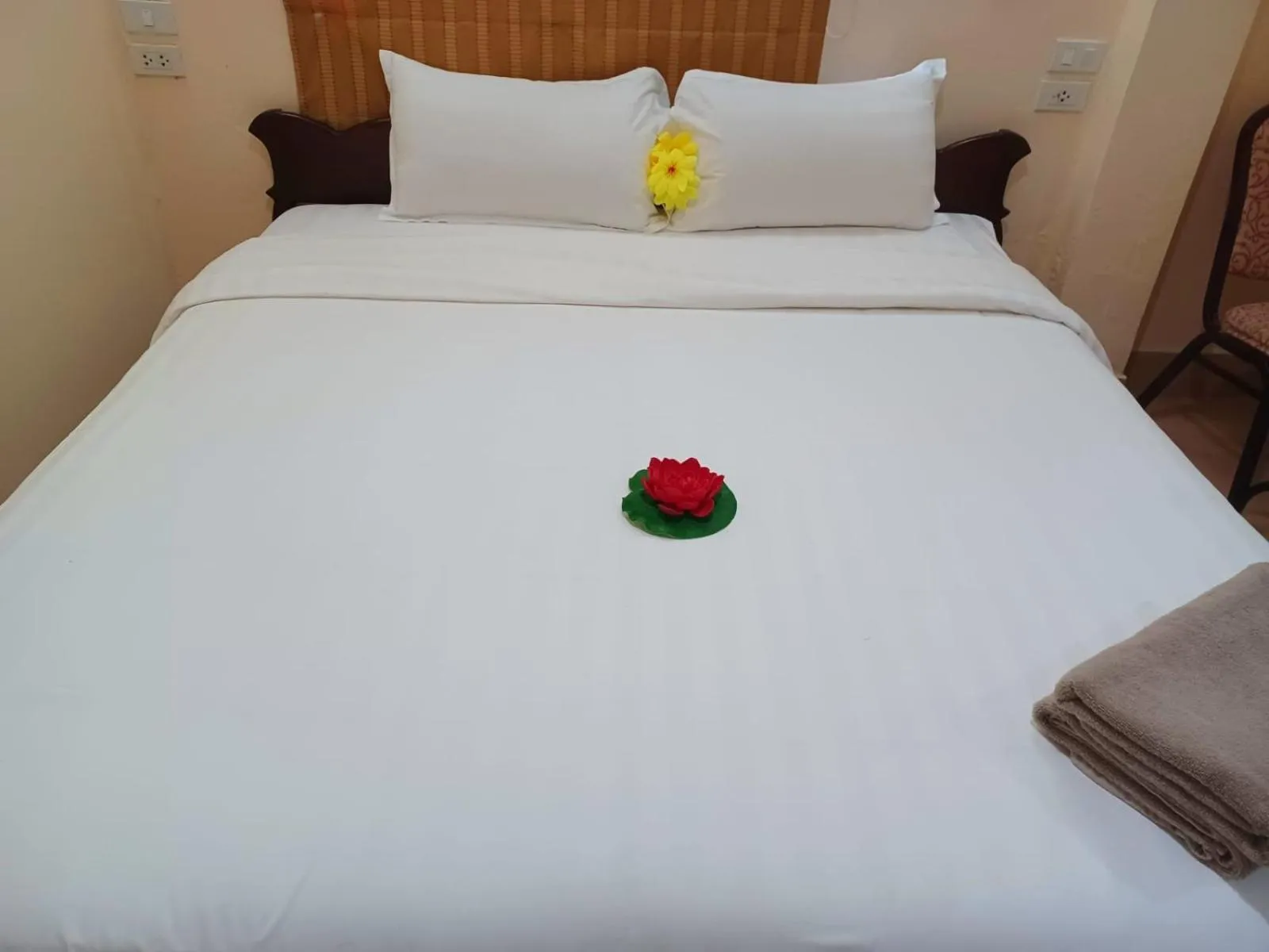 Bed in Happy Holidays Patong