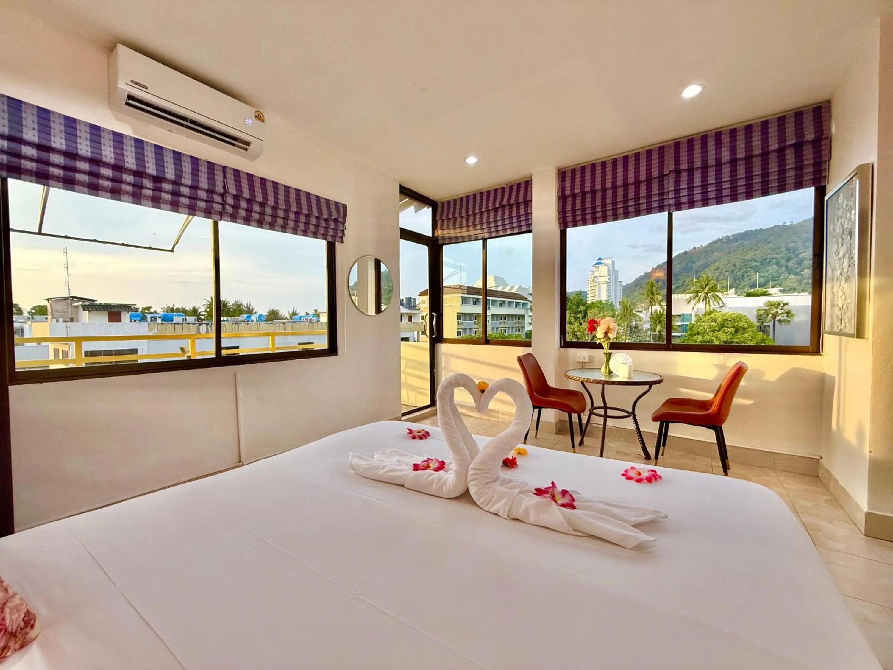 Bed in Happy Holidays Patong