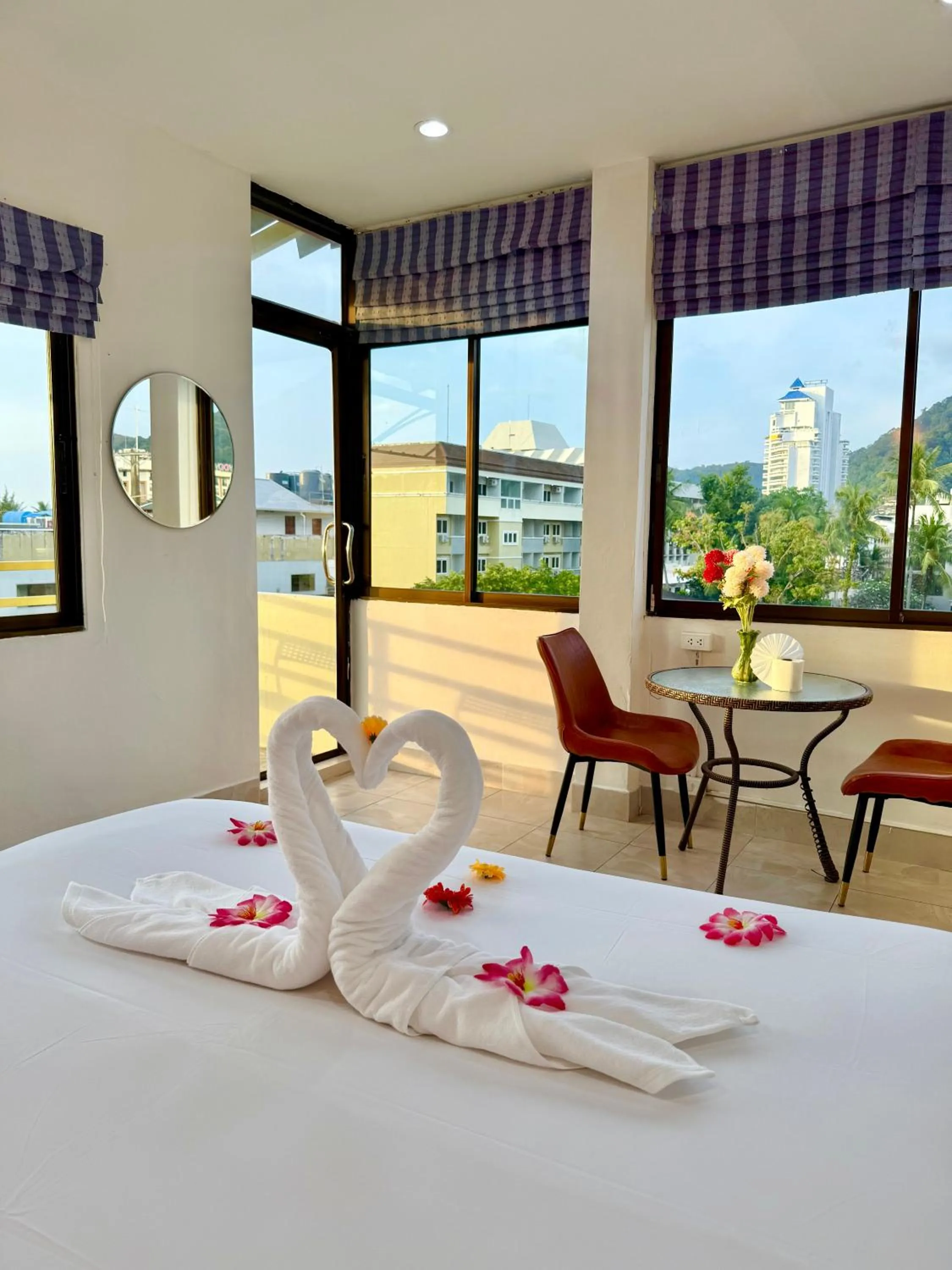 Bed in Happy Holidays Patong