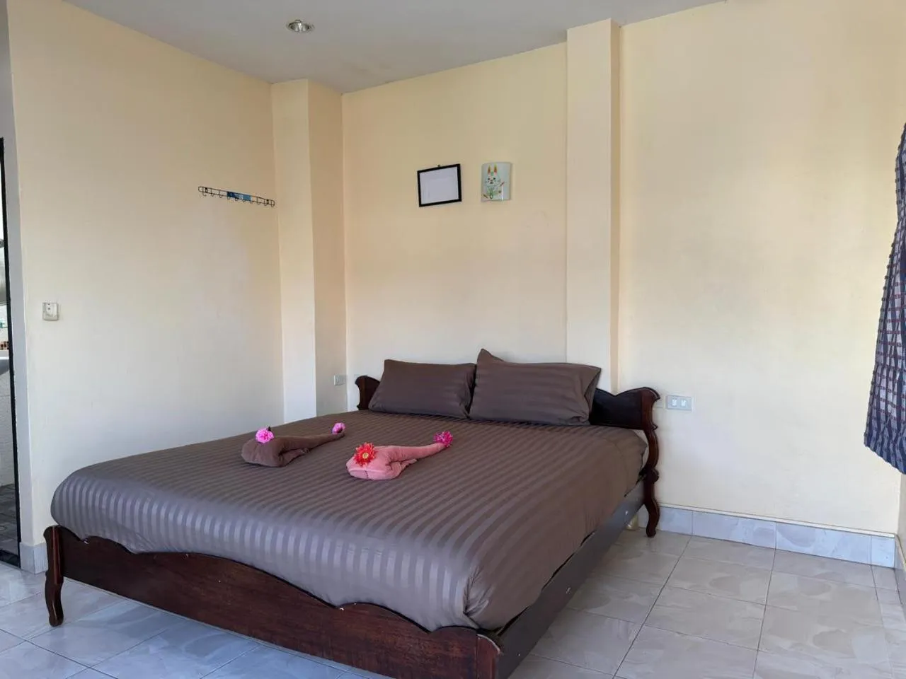 Bed in Happy Holidays Patong