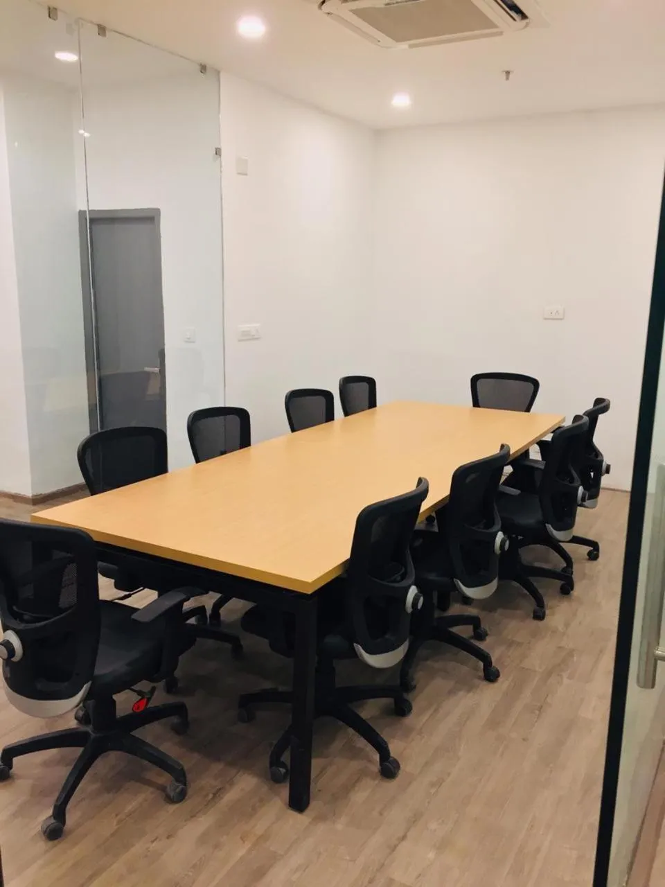 Meeting/conference room in Hotel Townhouse at Udaipur City Railway Station