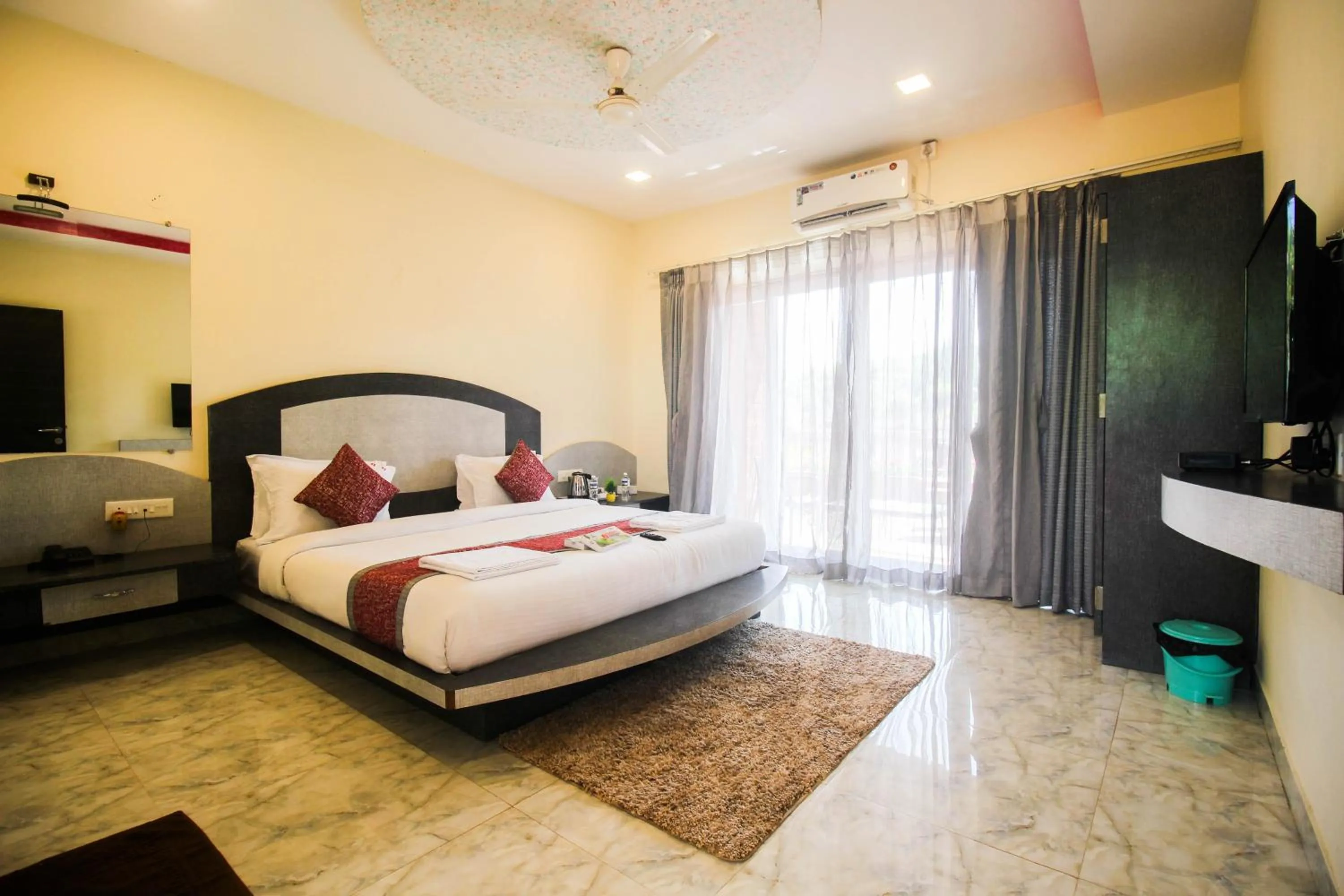 Bedroom, Bed in SHARDUL HERITAGE THE RESORT