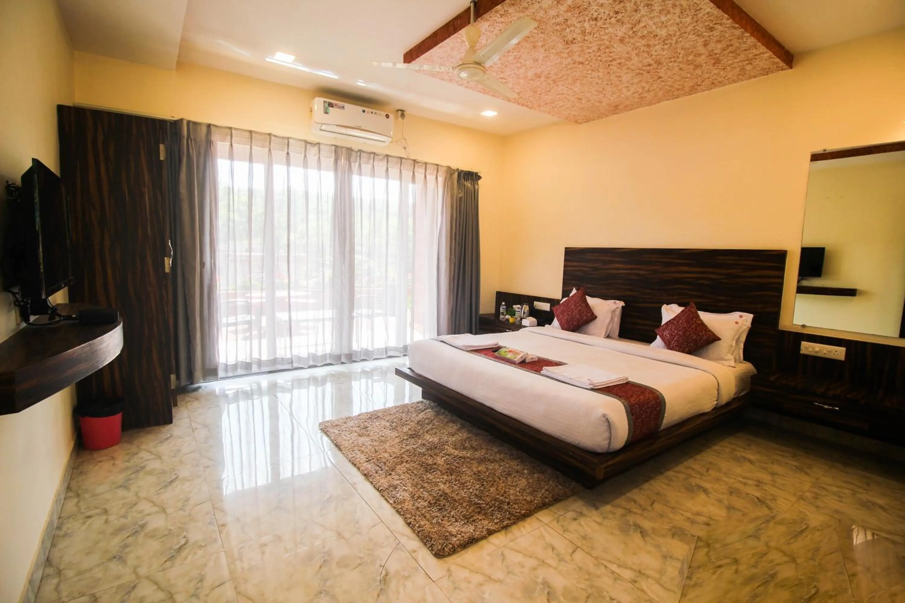 Bedroom, Bed in SHARDUL HERITAGE THE RESORT