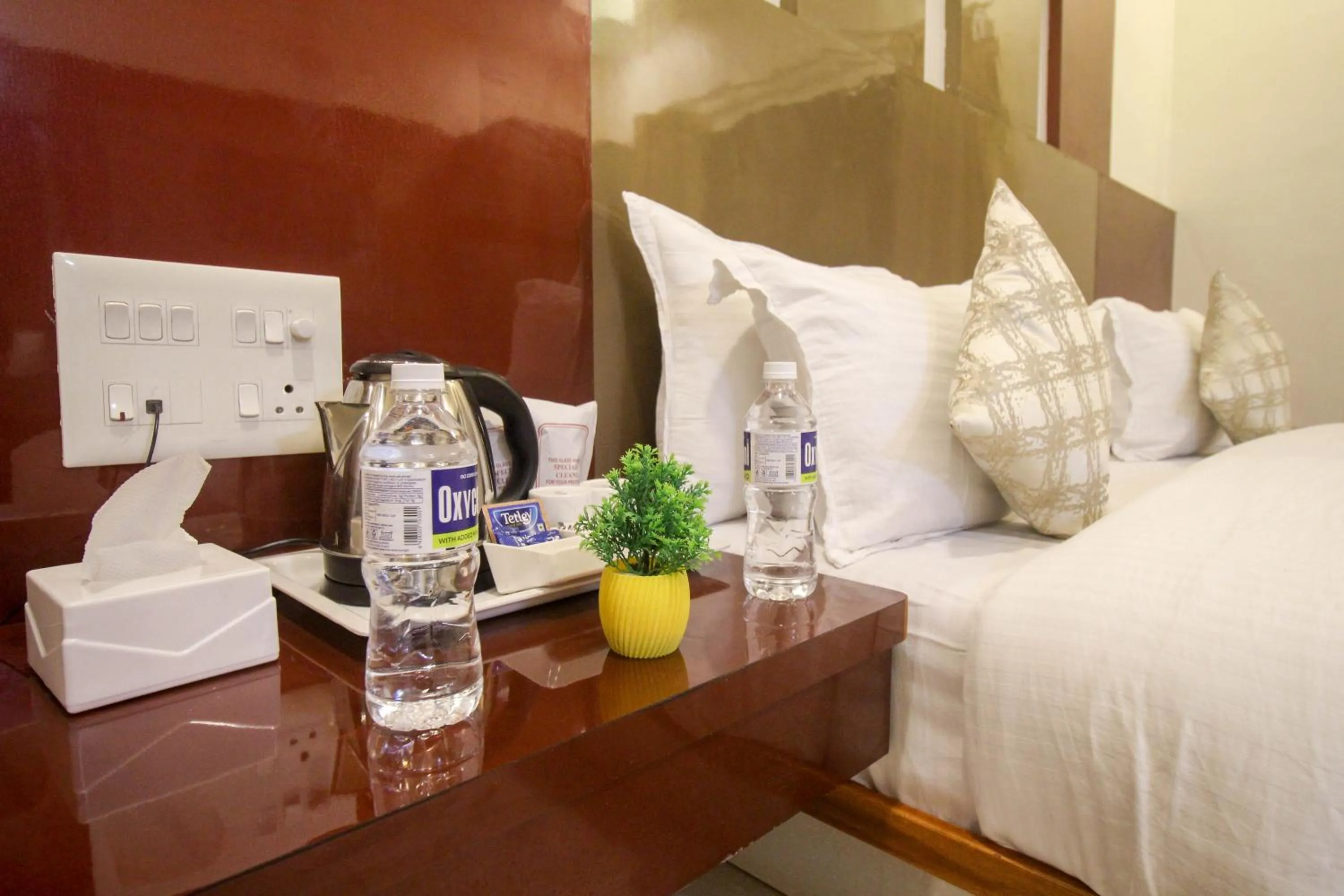 Coffee/tea facilities, Bed in SHARDUL HERITAGE THE RESORT