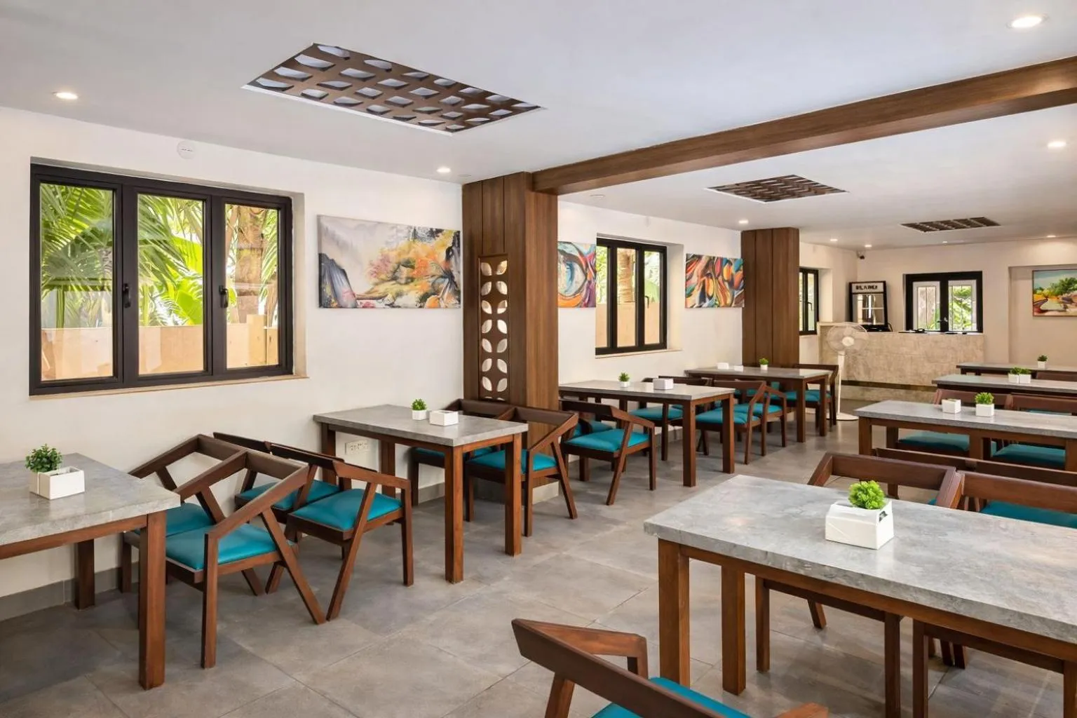 Restaurant/places to eat in Hotel Centro