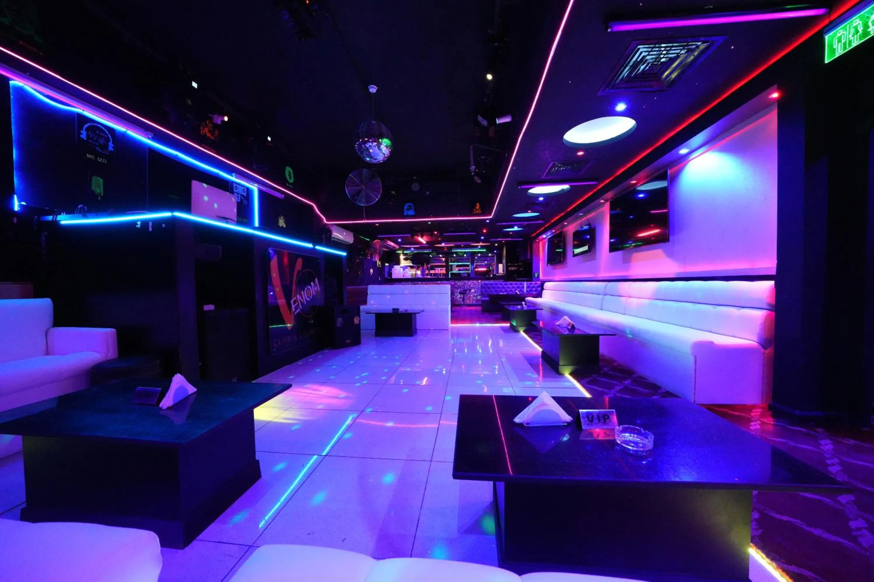 Lounge or bar in Nine Hotel