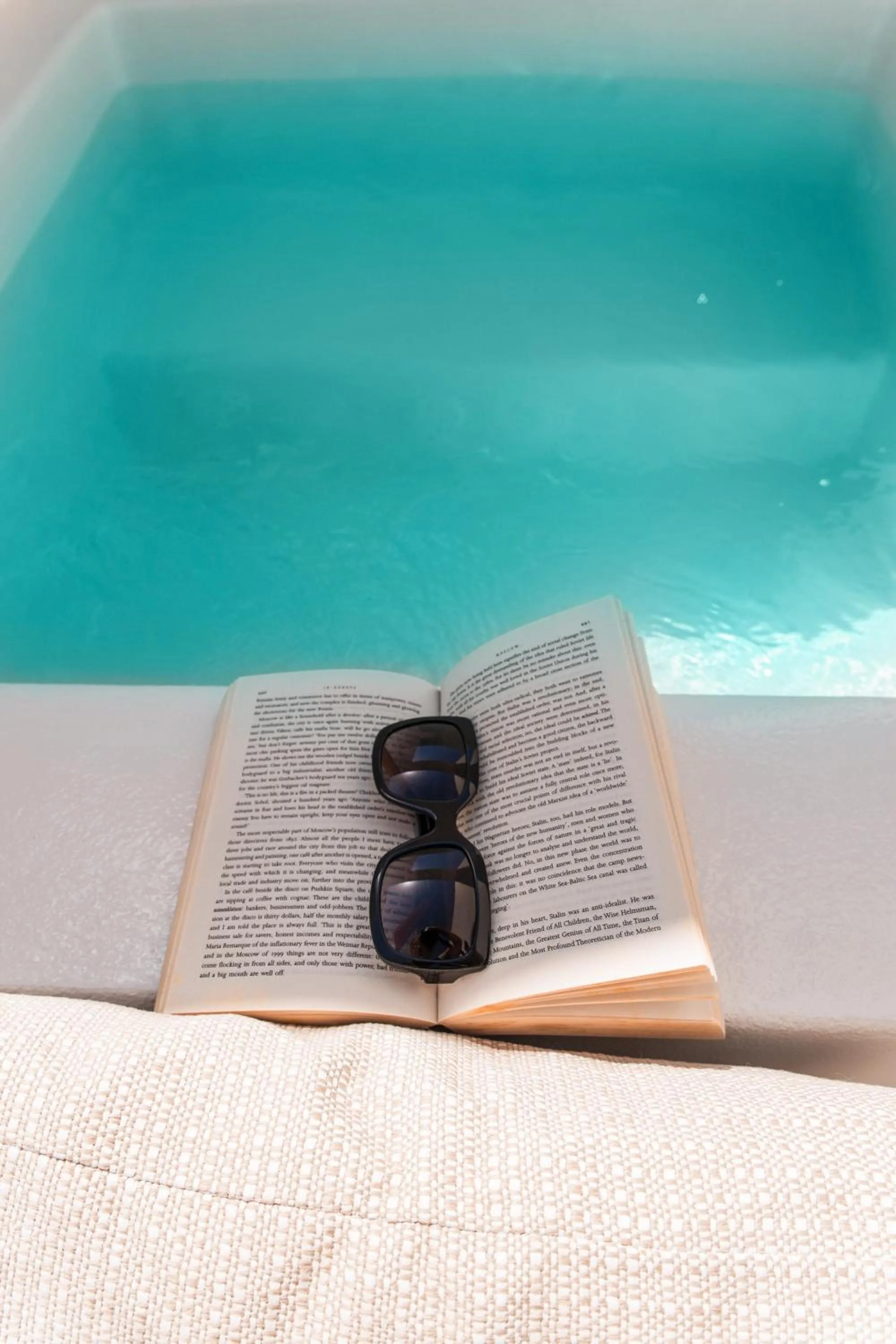 Hot Tub in North Wind Luxury Suites