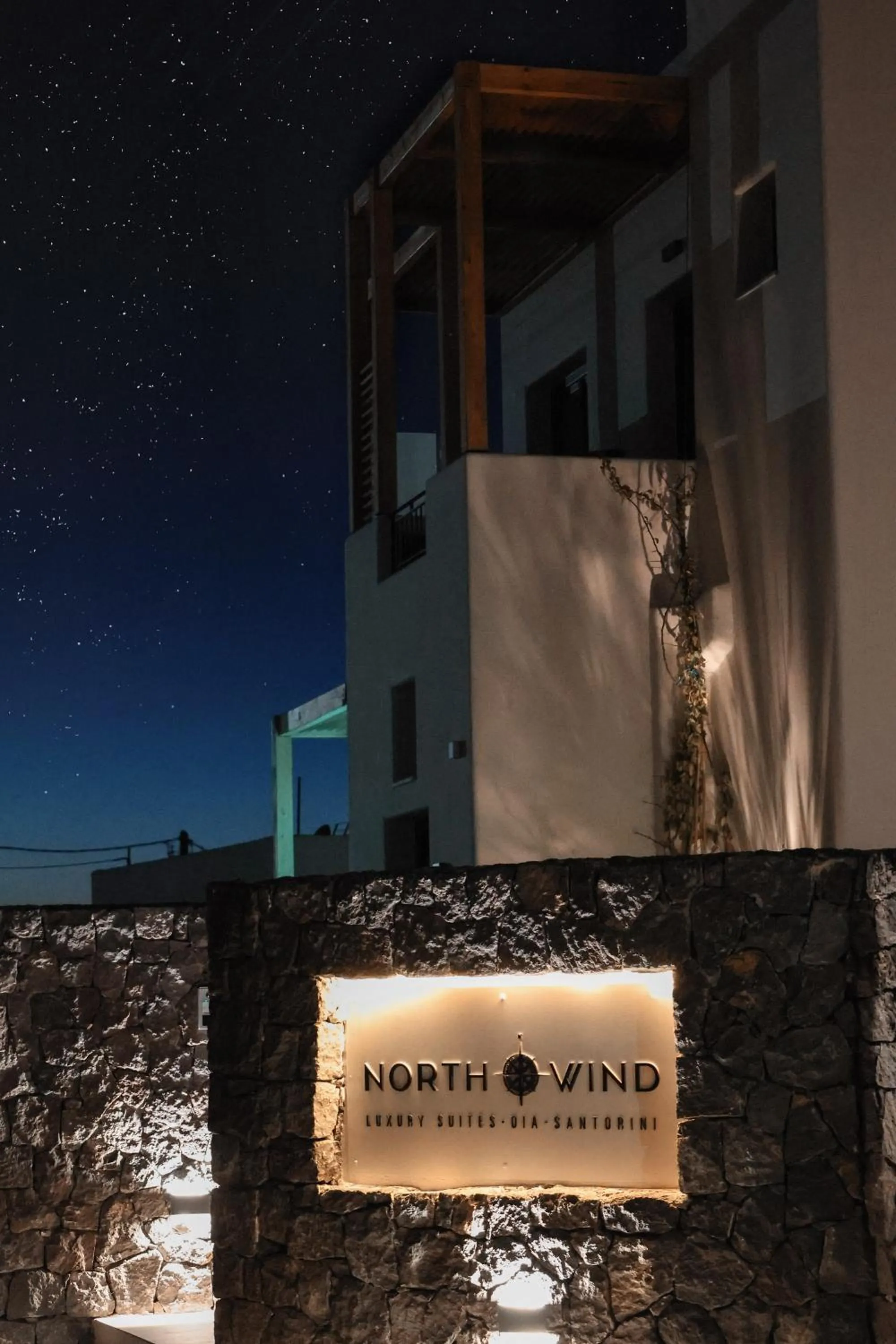 Facade/entrance in North Wind Luxury Suites