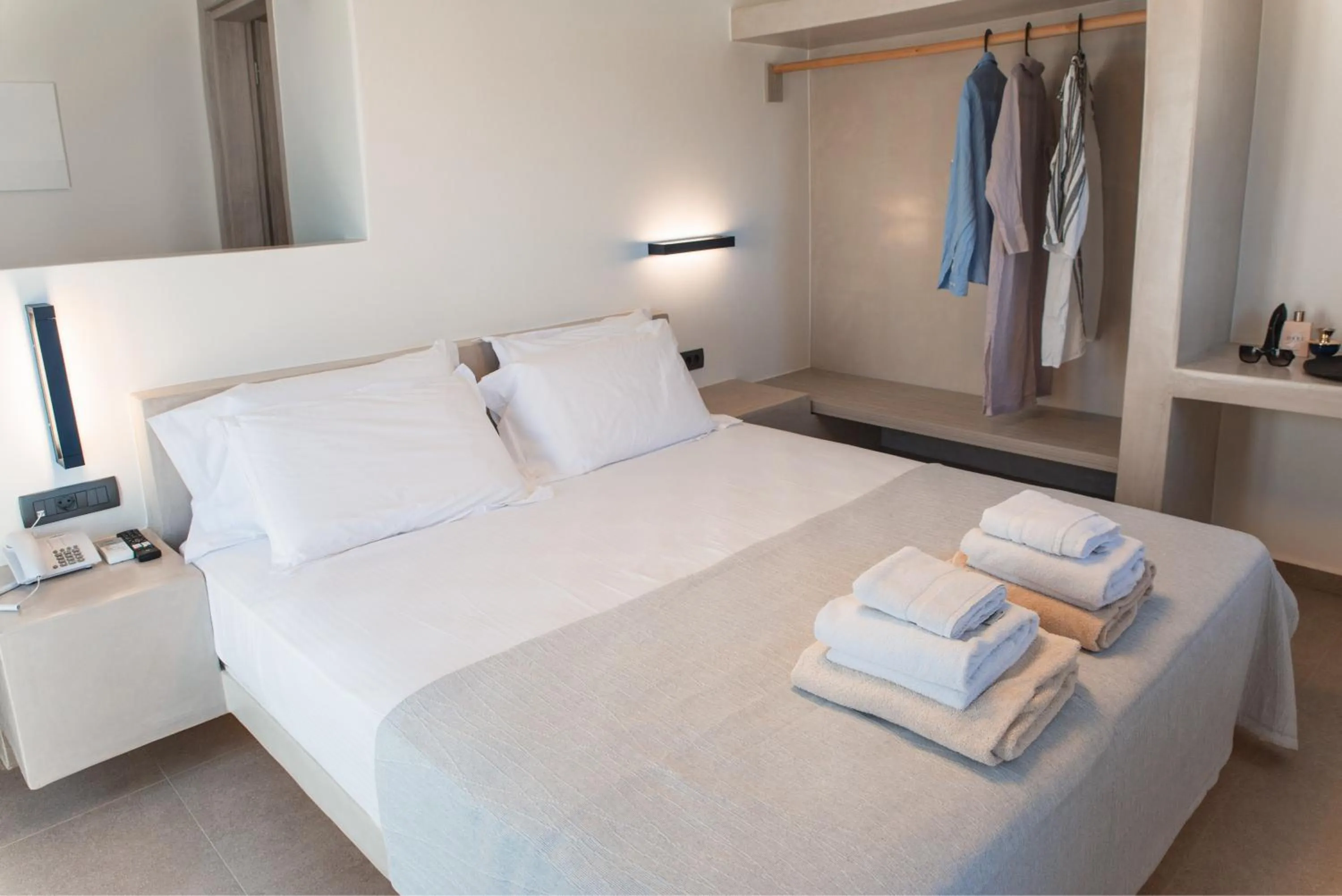 Bed in North Wind Luxury Suites