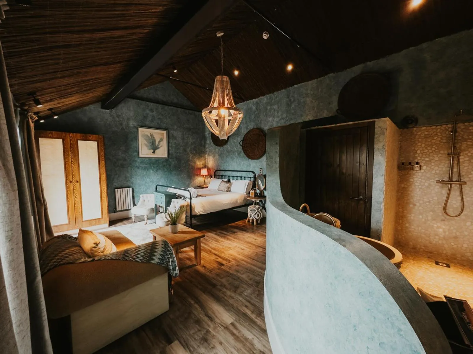 Photo of the whole room in Runa Farm