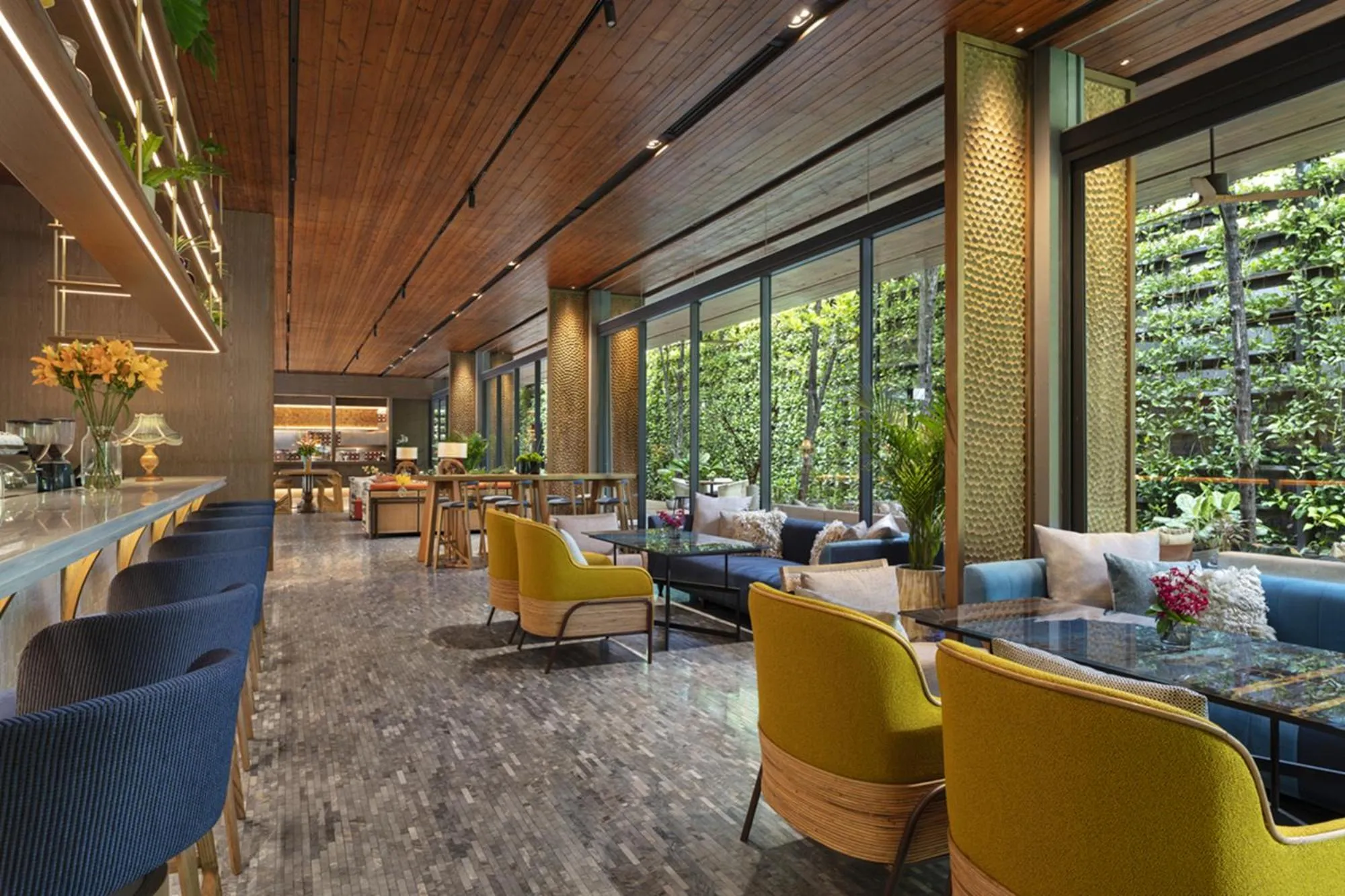 Lounge or bar in Ad Lib Hotel Bangkok