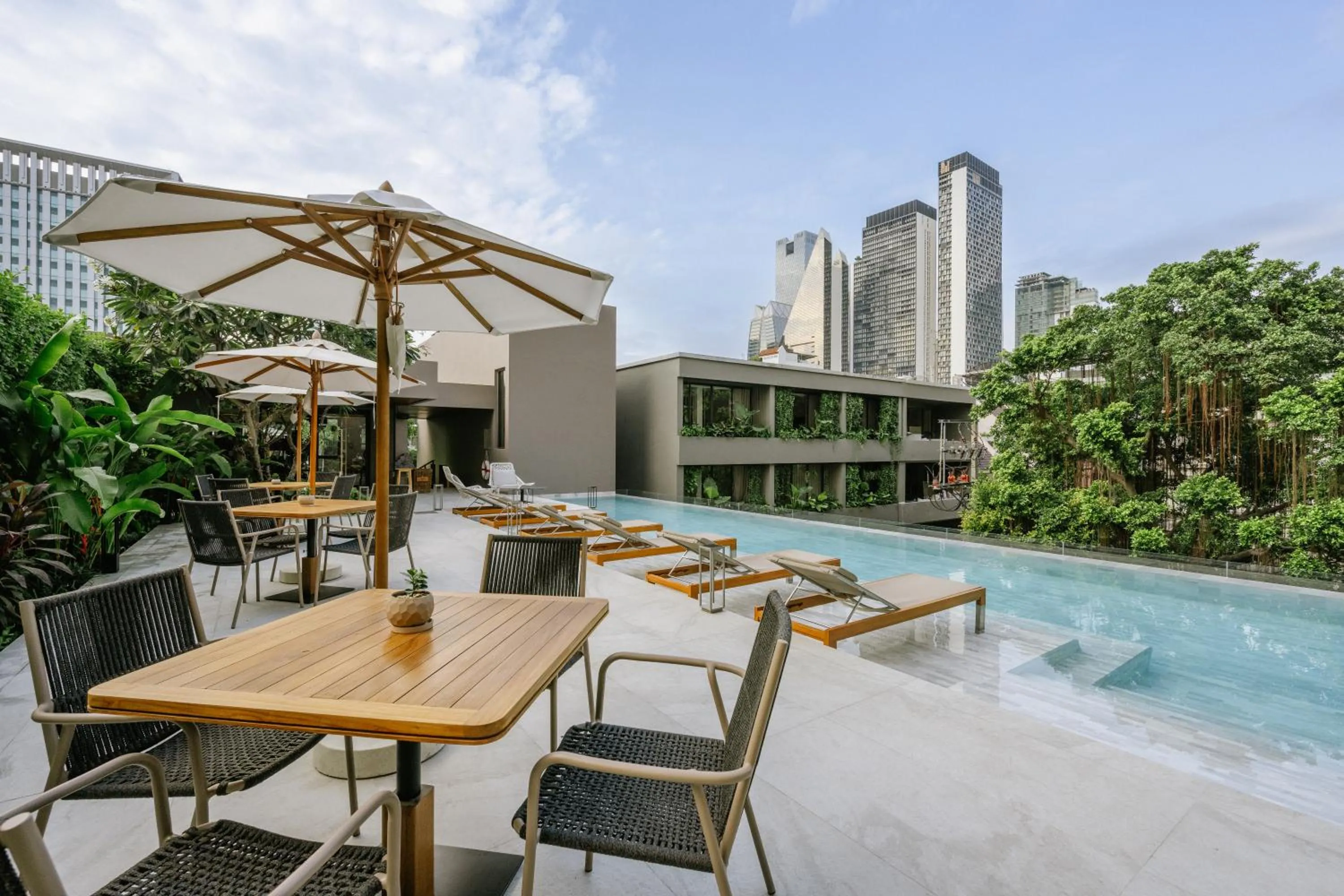 Swimming pool in Ad Lib Hotel Bangkok