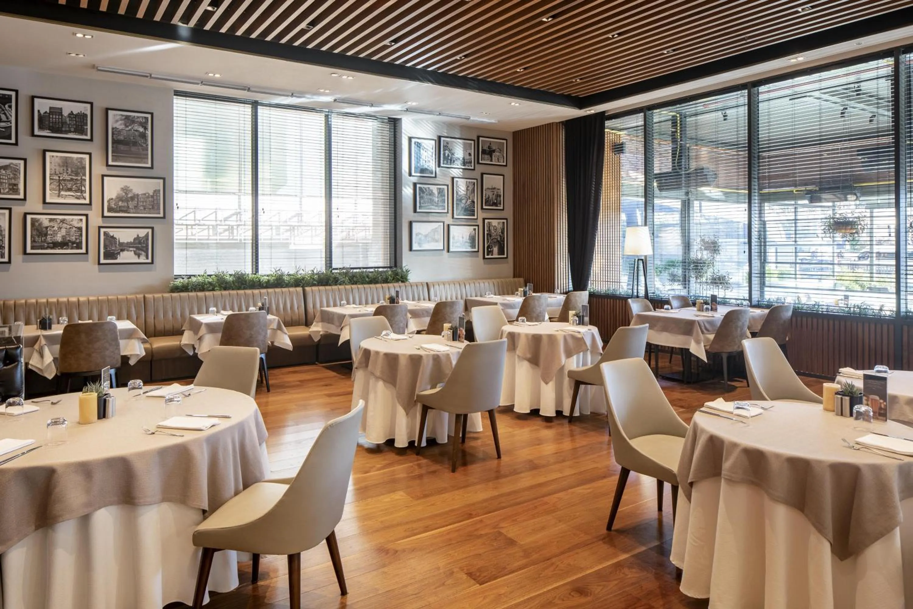 Restaurant/places to eat in Hilton Istanbul Maslak