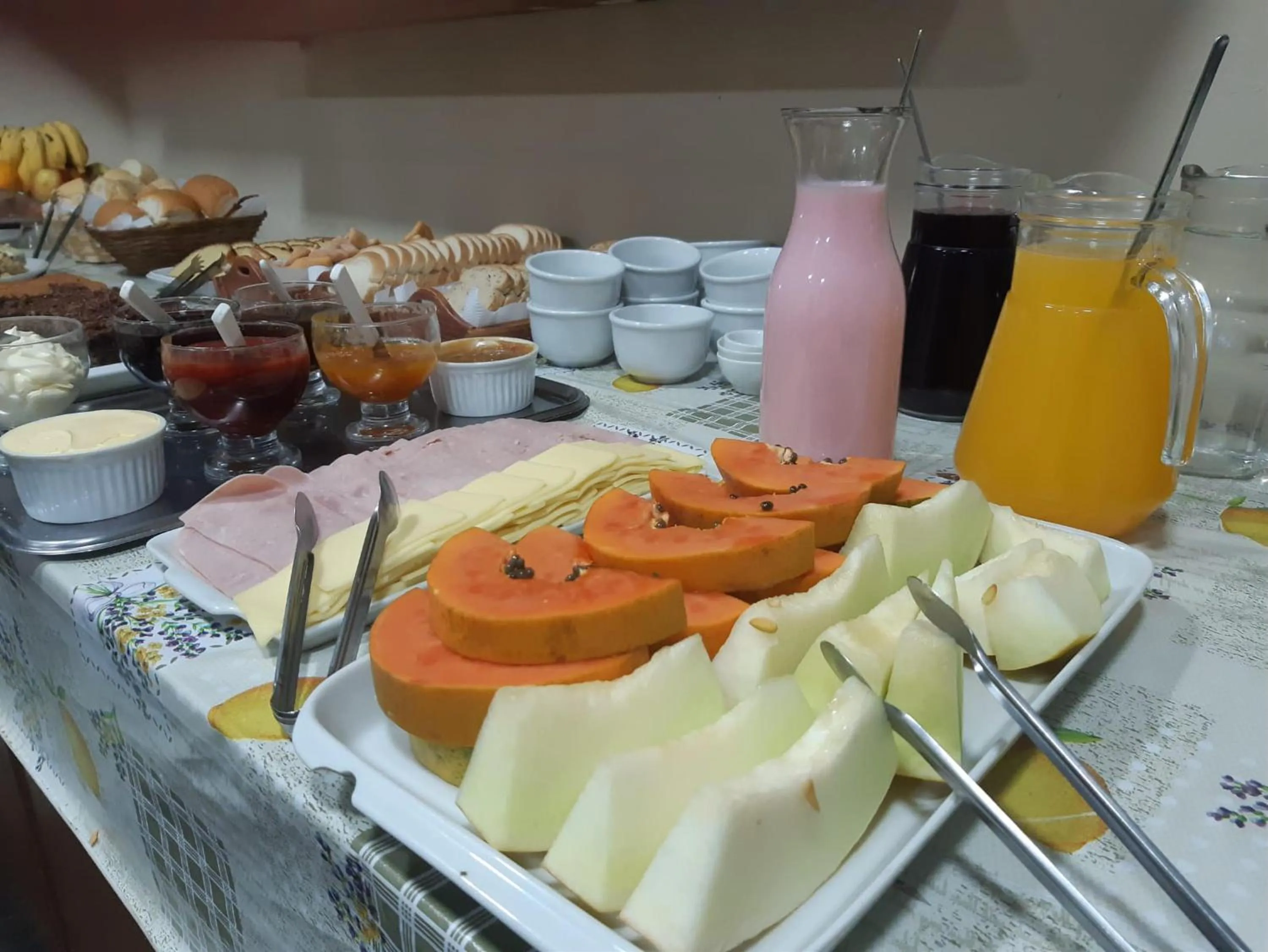 Buffet breakfast in Pousada Bella Serra