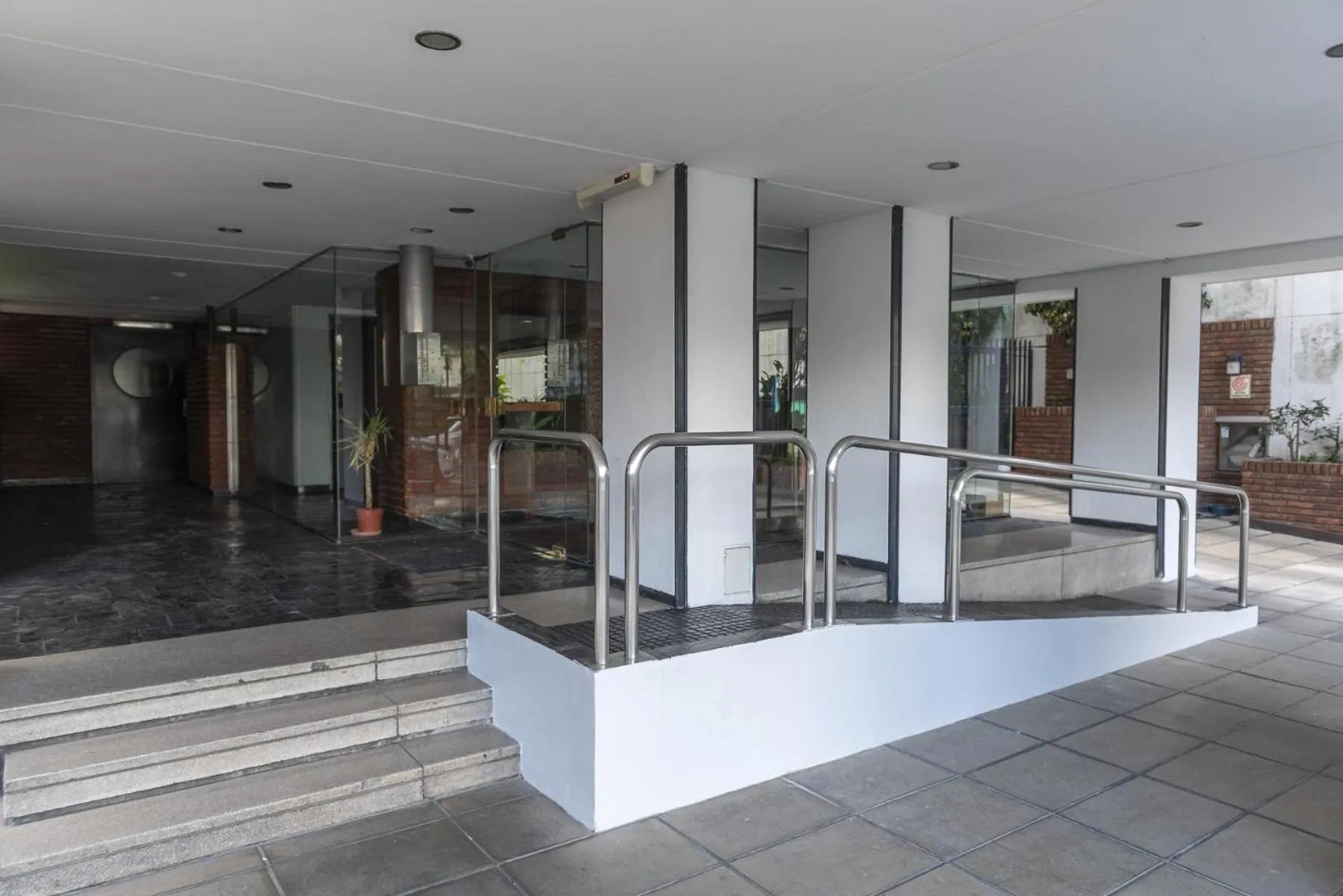 Facade/entrance in Clayton Buenos Aires