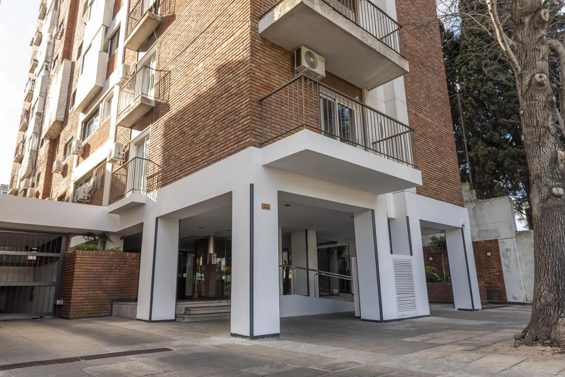 Facade/entrance in Clayton Buenos Aires