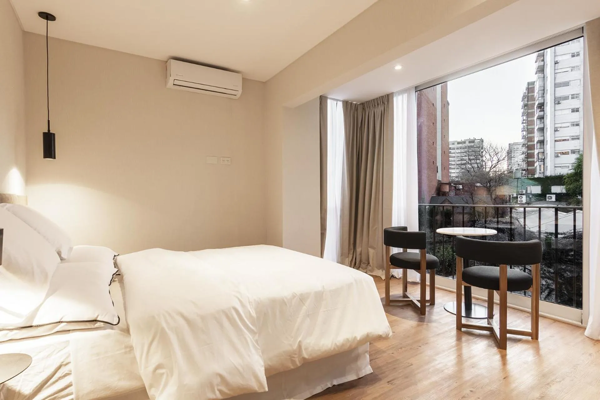 Photo of the whole room in Clayton Buenos Aires