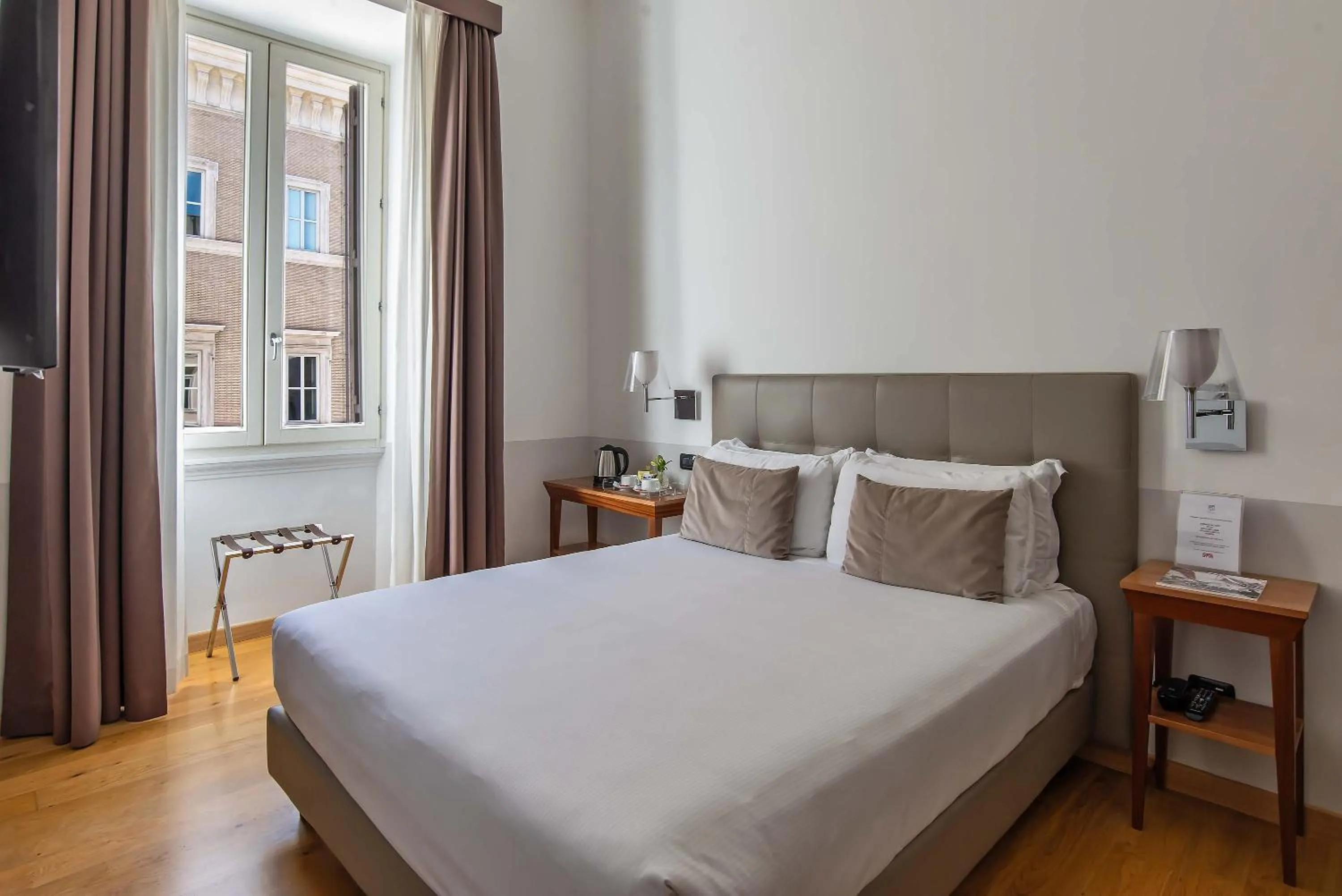 View (from property/room), Bed in Relais Rione Ponte