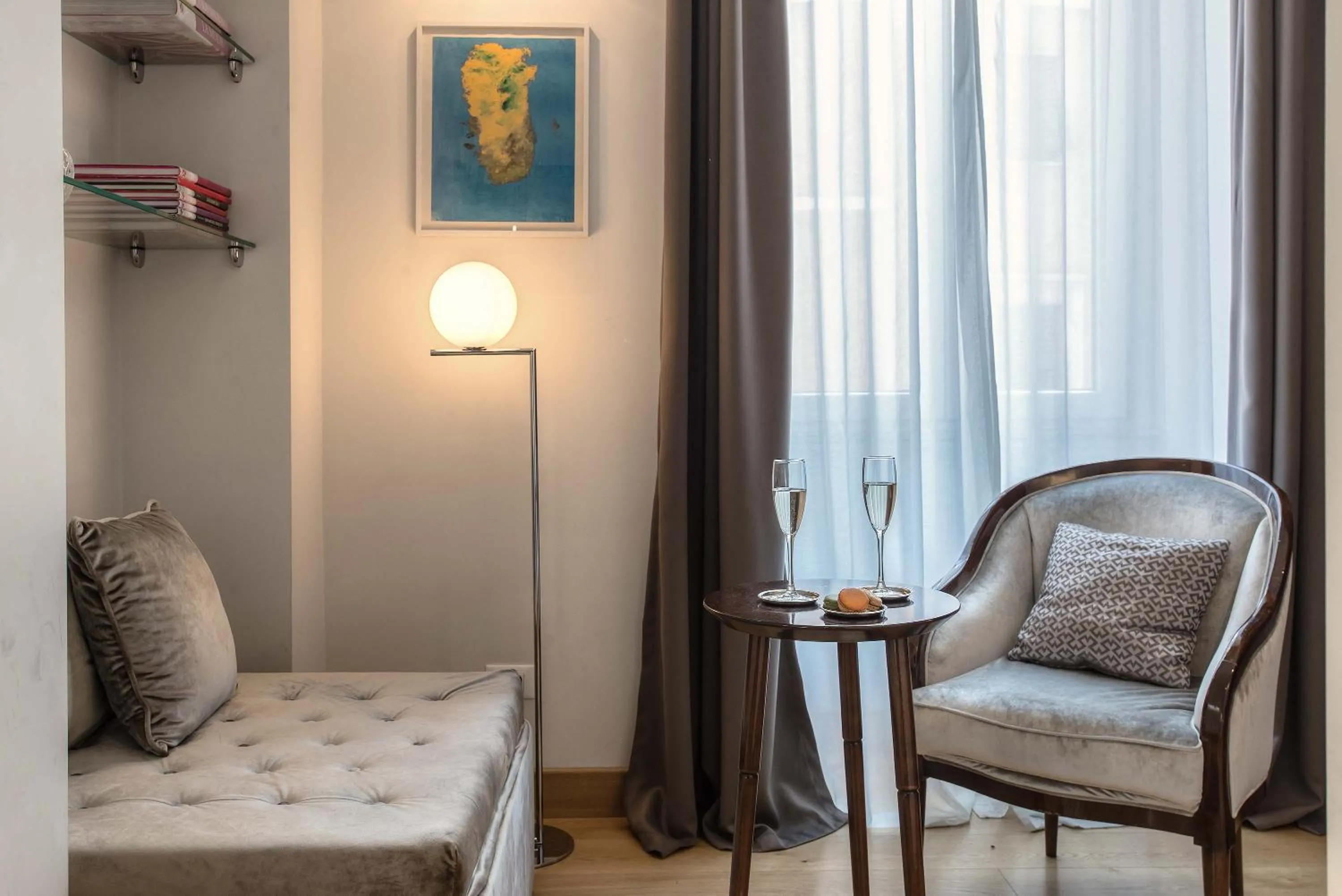 Photo of the whole room in Relais Rione Ponte