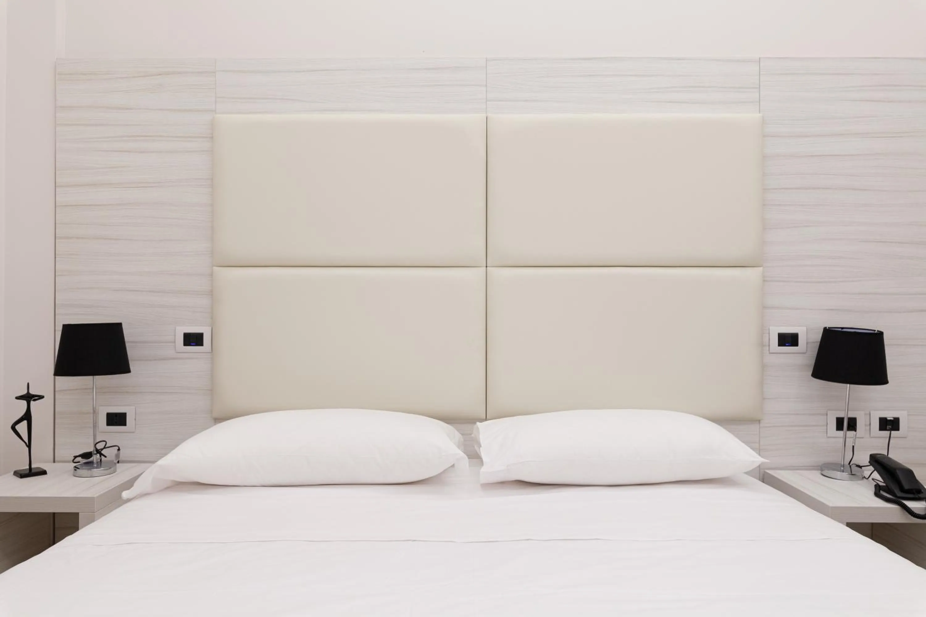 Bedroom, Bed in Hub Naples