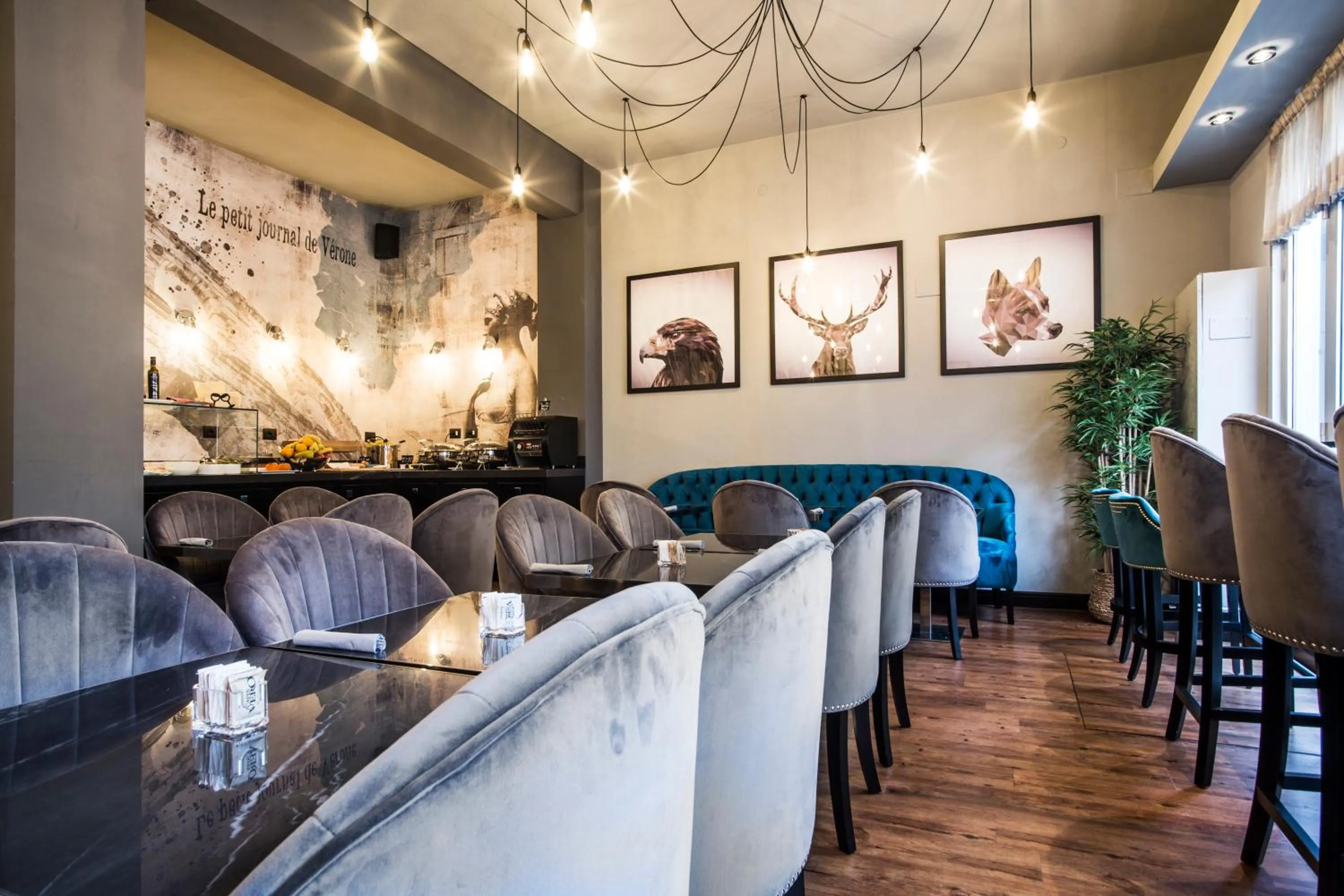 Restaurant/places to eat in Verona House Aparthotel