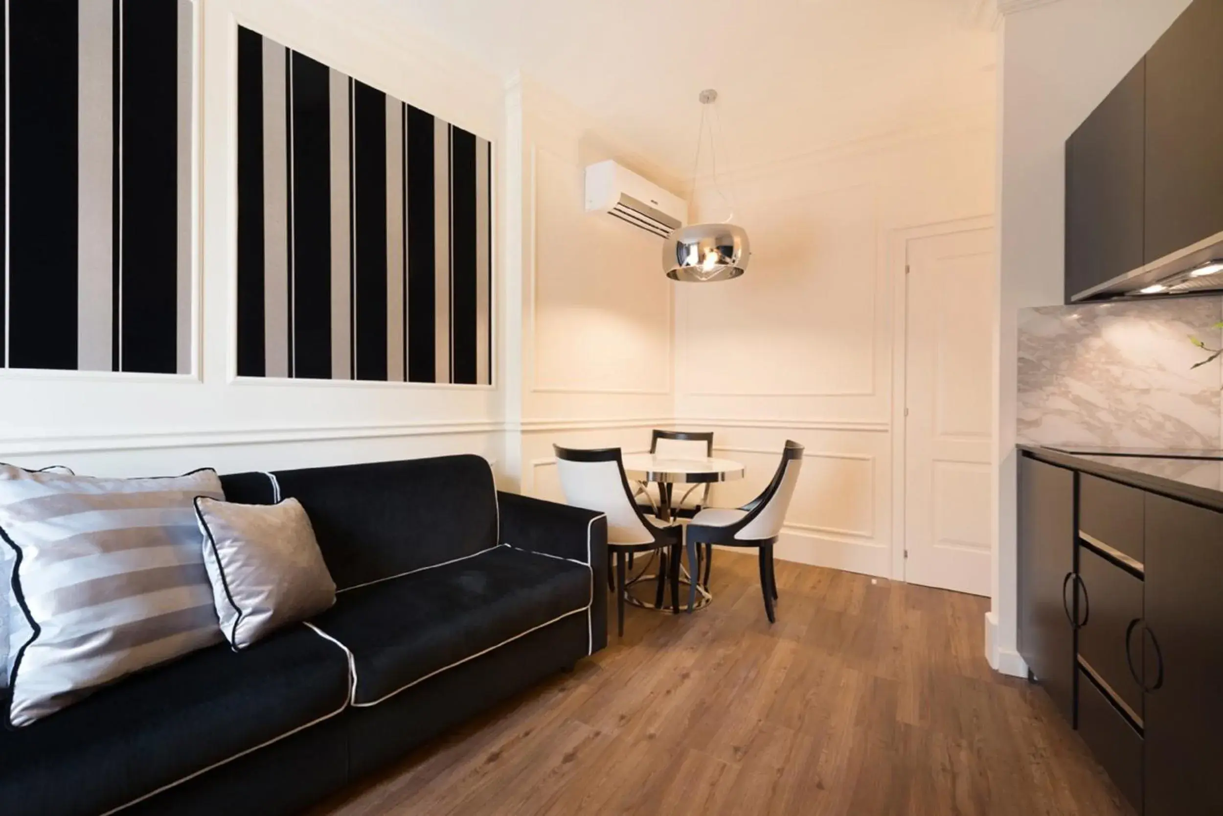 Deluxe One-Bedroom Apartment (3 Adults) in Verona House Aparthotel Deluxe One-Bedroom Apartment (3 Adults) in Verona House Aparthotel